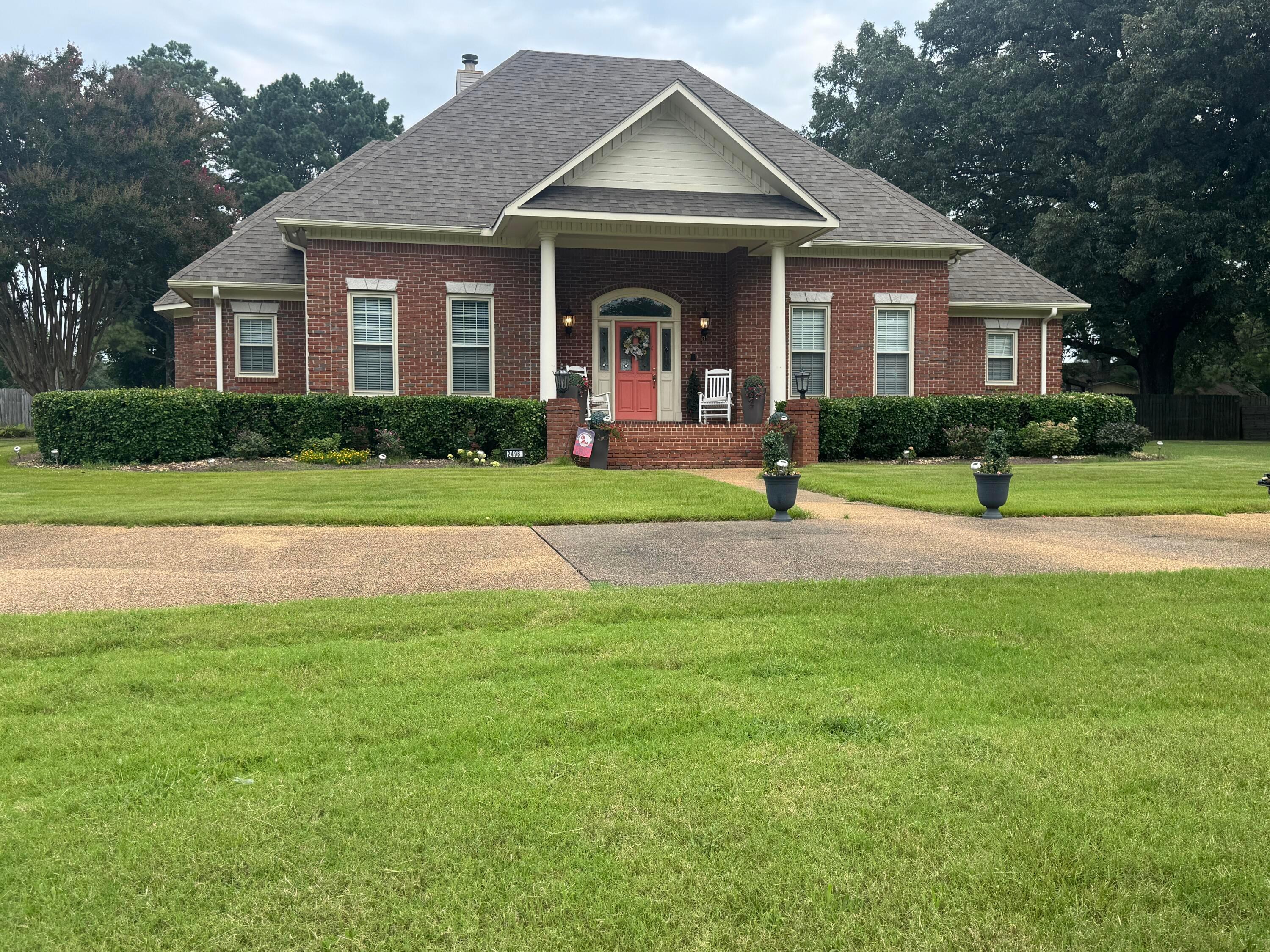 S Laurelwood Ln, Tupelo, MS 38801