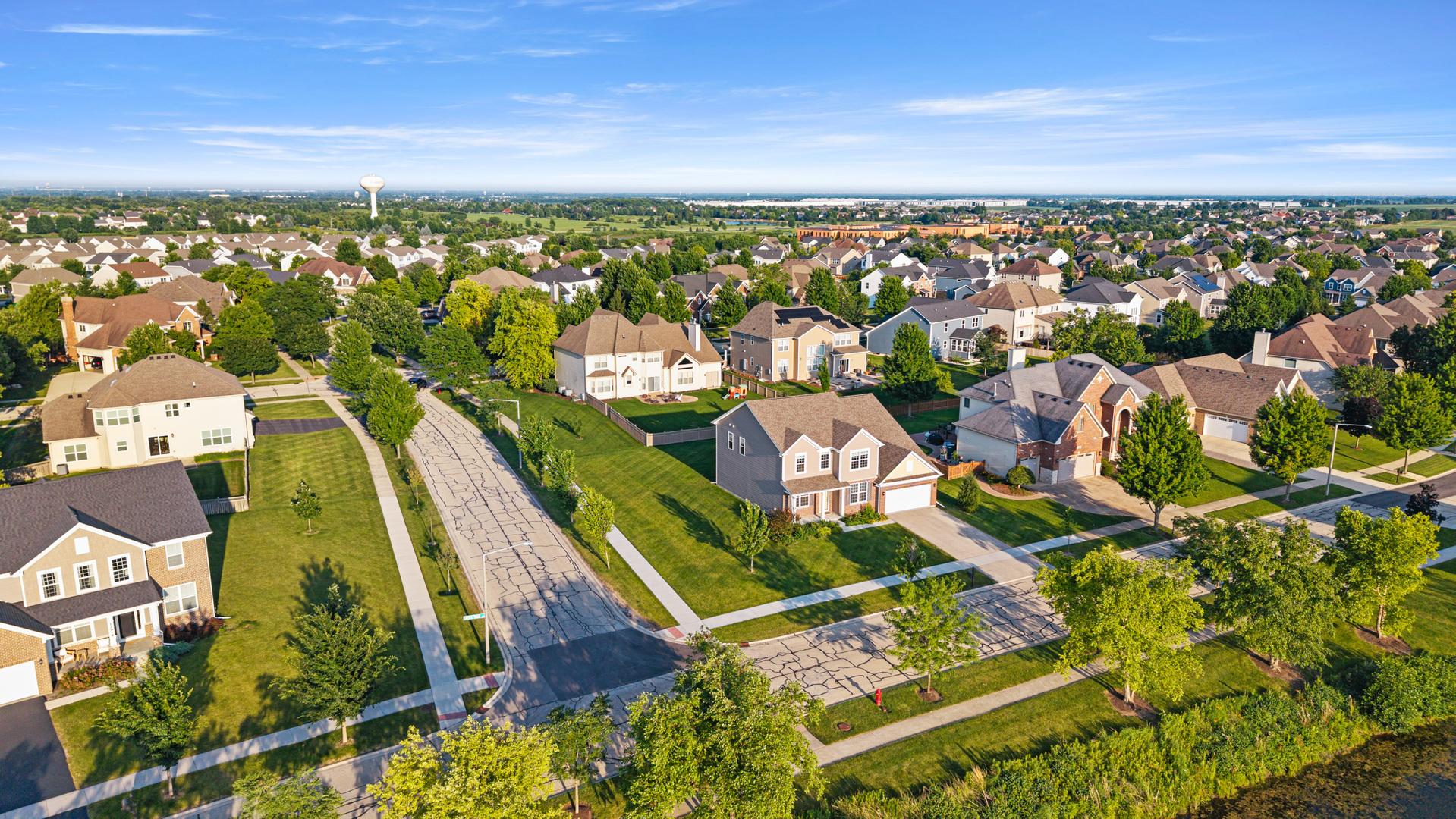 Timber Wood Cir, Plainfield, IL 60585