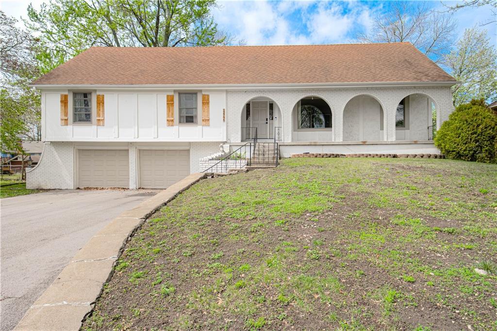 Corrington Ave, Grandview, MO 64030
