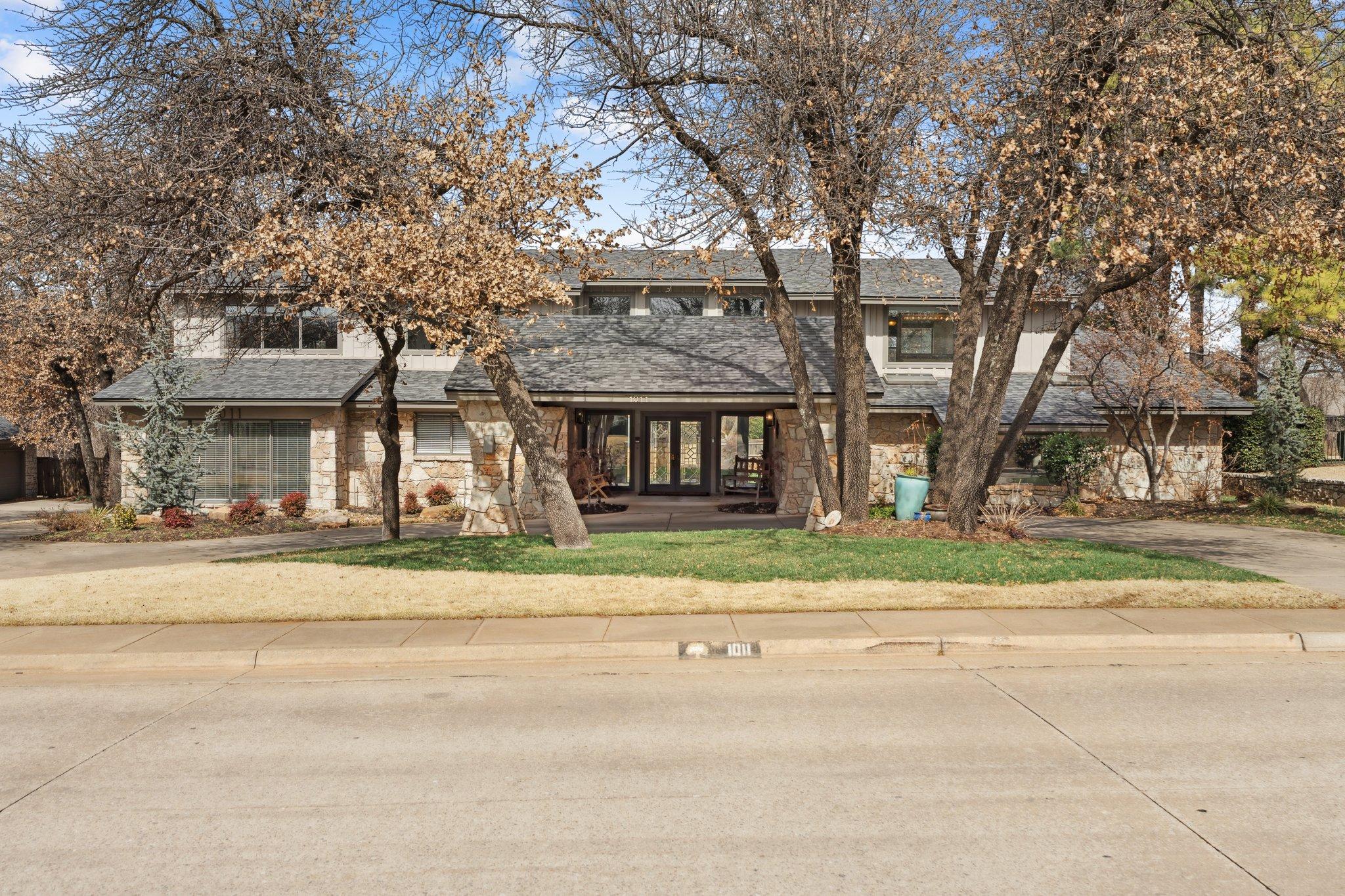 Saint Andrews Dr, Edmond, OK 73025