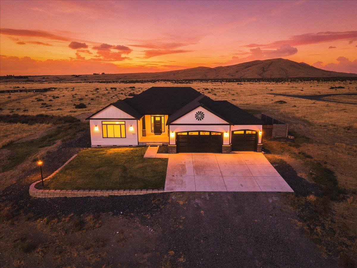 N 120 Pr Ne, Benton City, WA 99320