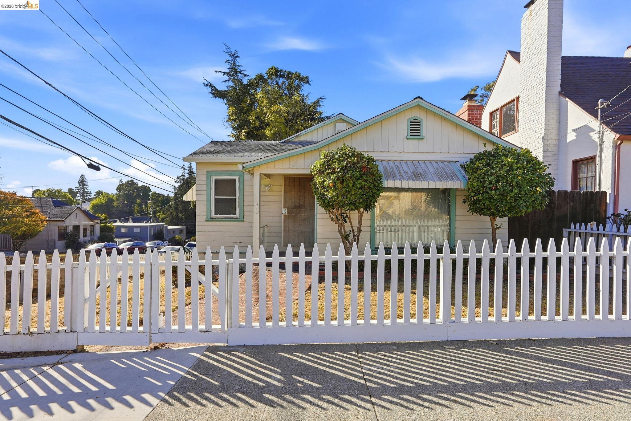 Sheffield Ave, Oakland, CA 94602