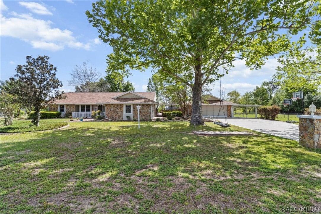 S Thoroughbred Pt, Inverness, FL 34452