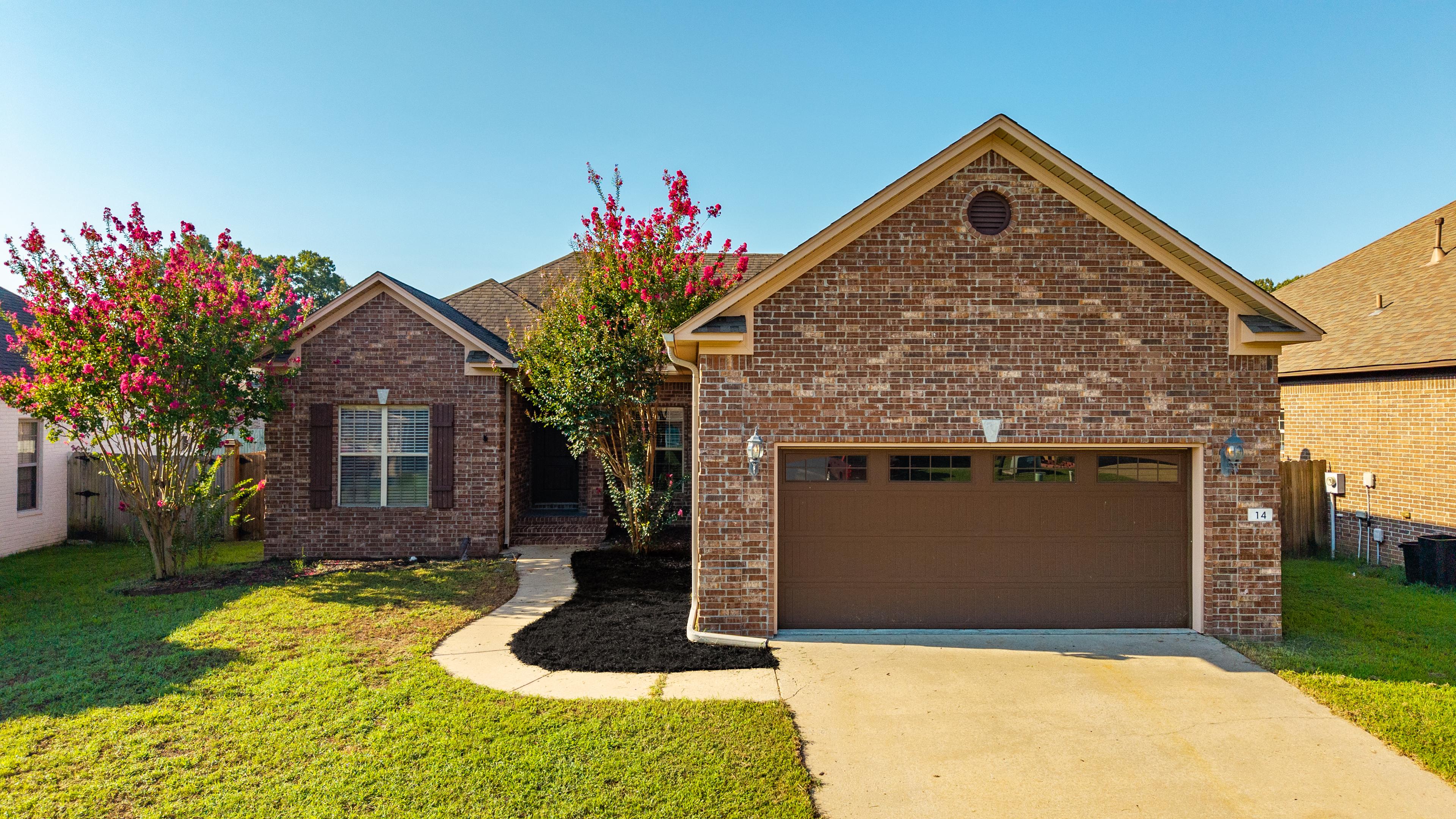 Oak Tree Cir, Conway, AR 72032