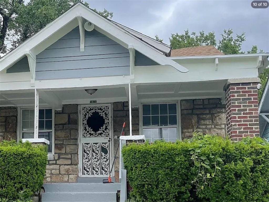 College Ave, Kansas City, MO 64130