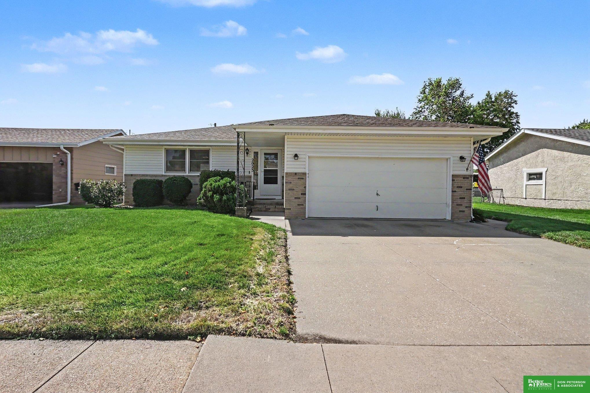 E Dodge St, Fremont, NE 68025