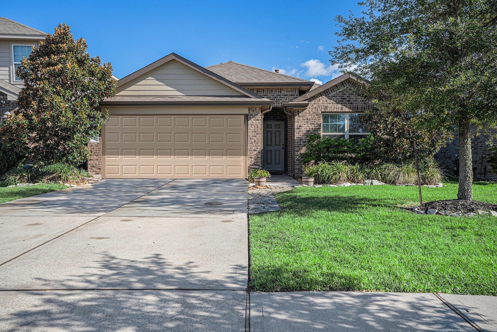 Pirate Bend Dr, La Marque, TX 77568