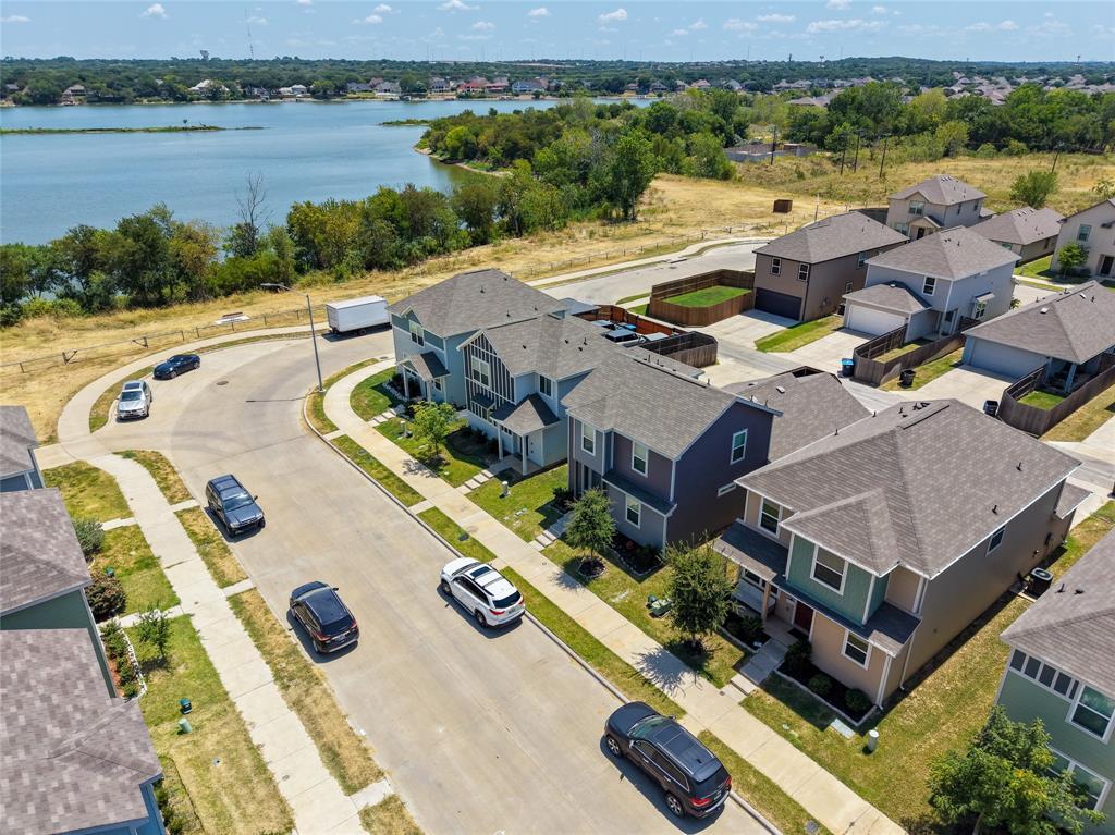 Topwater Trl, Fort Worth, TX 76119