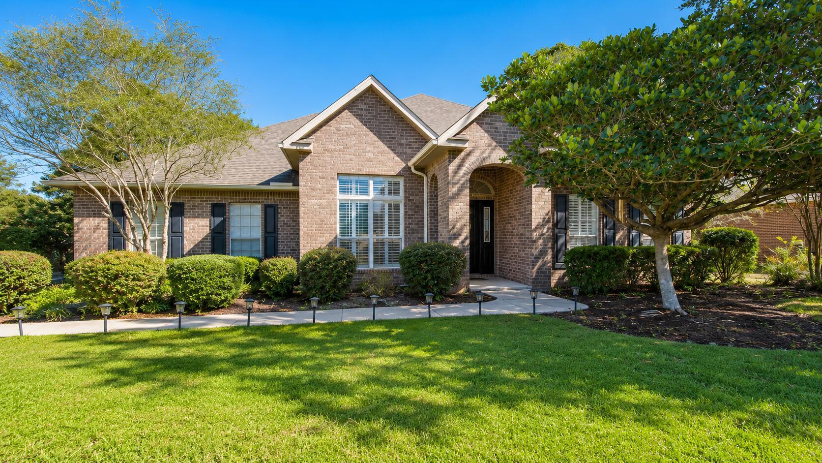Mango Ln, Freeport, FL 32439
