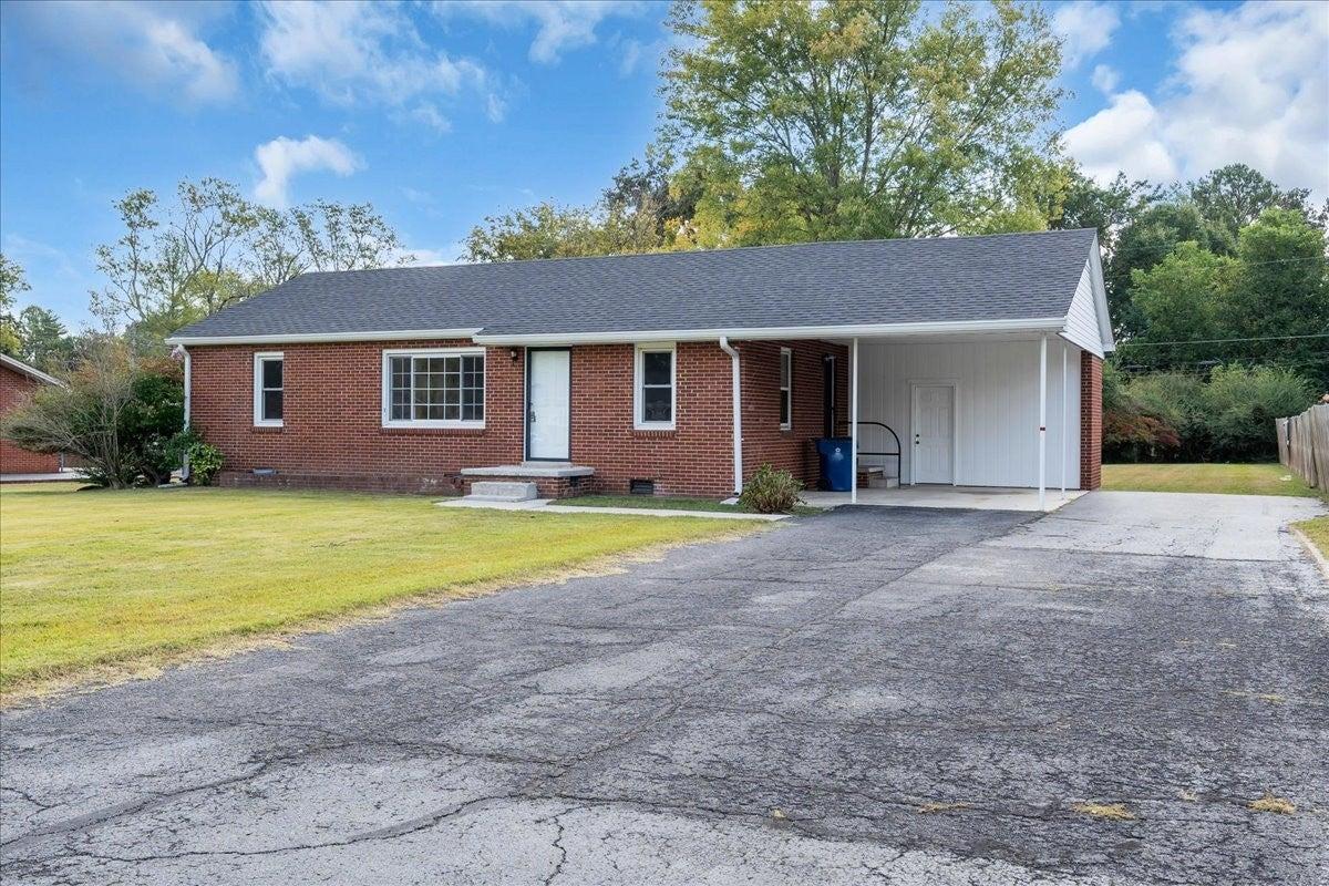 Henley St, Manchester, TN 37355