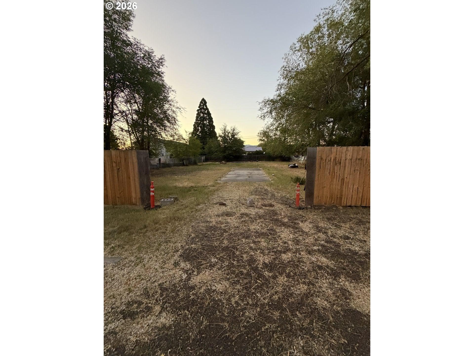 W Darland St, Goldendale, WA 98620