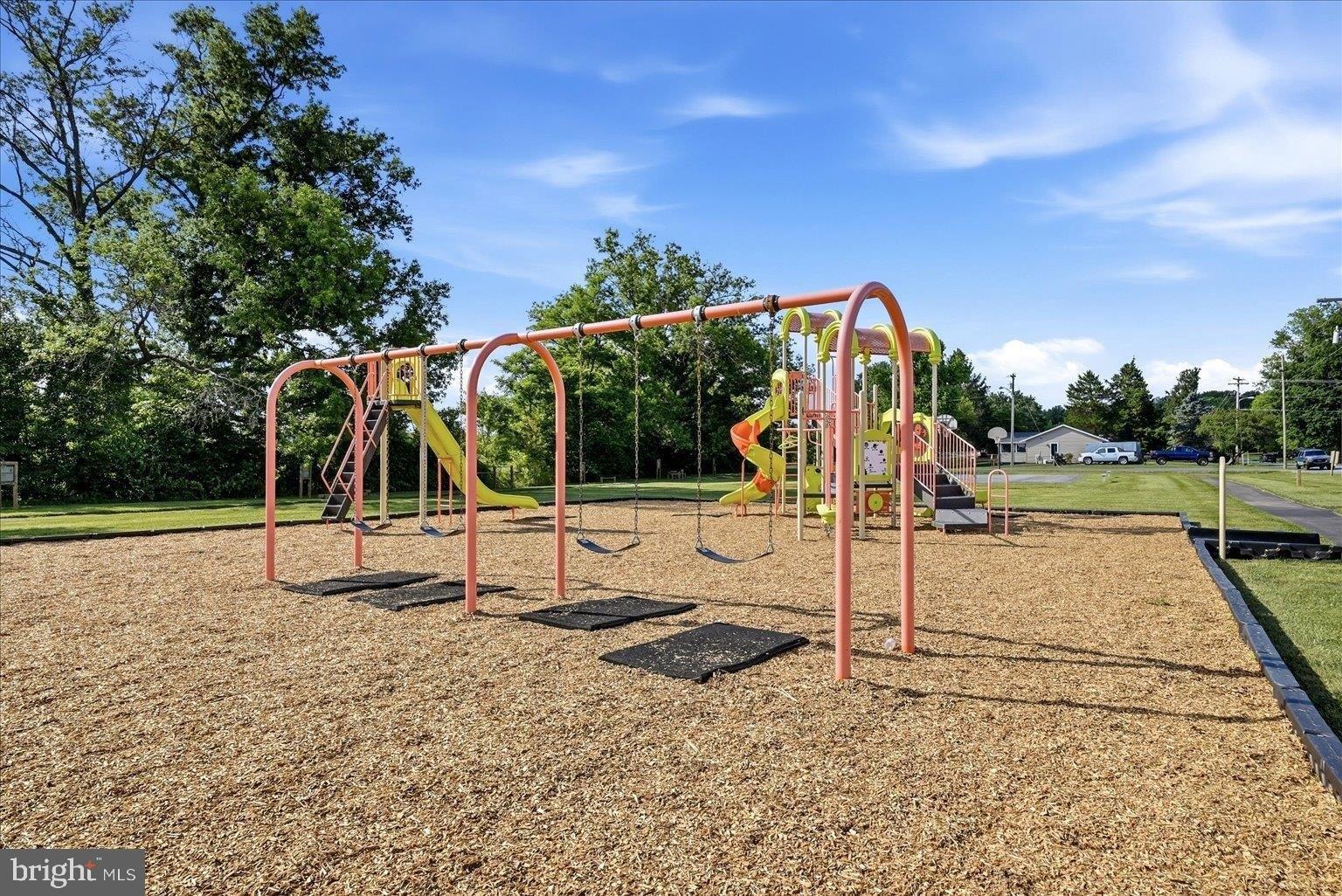 Tuscawilla Dr, Charles Town, WV 25414