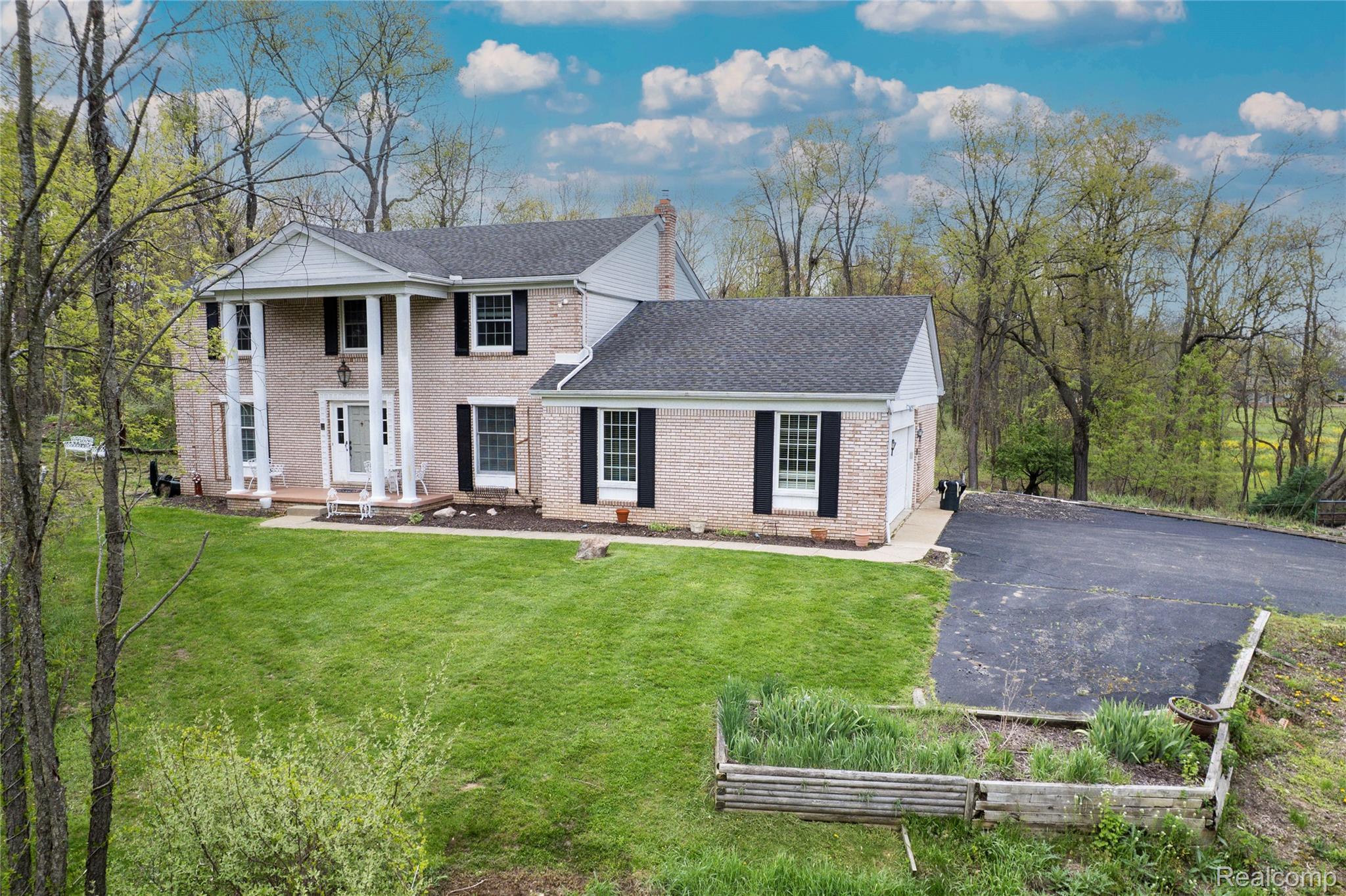 Stonewall Dr, Ortonville, MI 48462