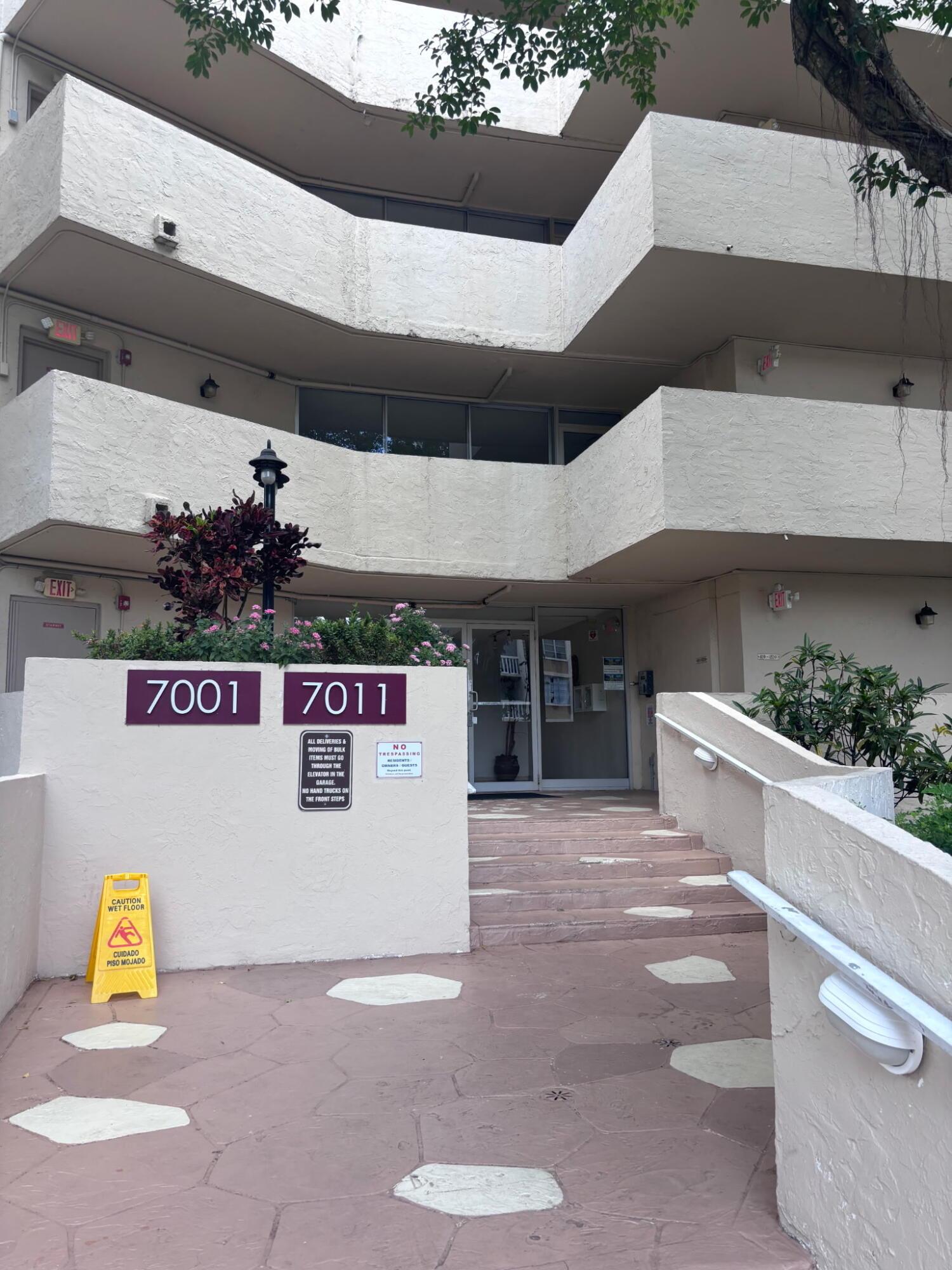 Environ Blvd, Lauderhill, FL 33319