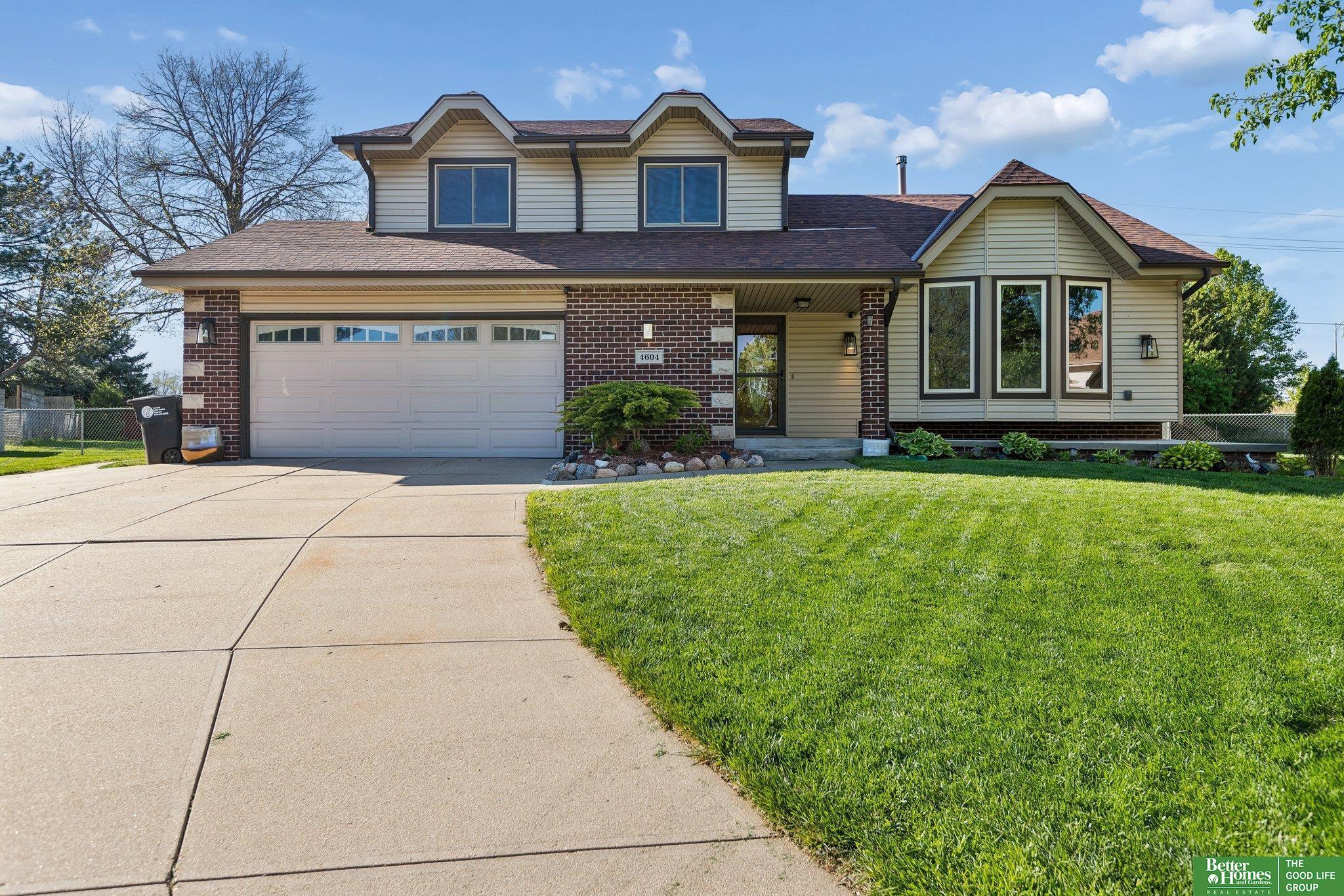 S 154th Avenue Cir, Omaha, NE 68137
