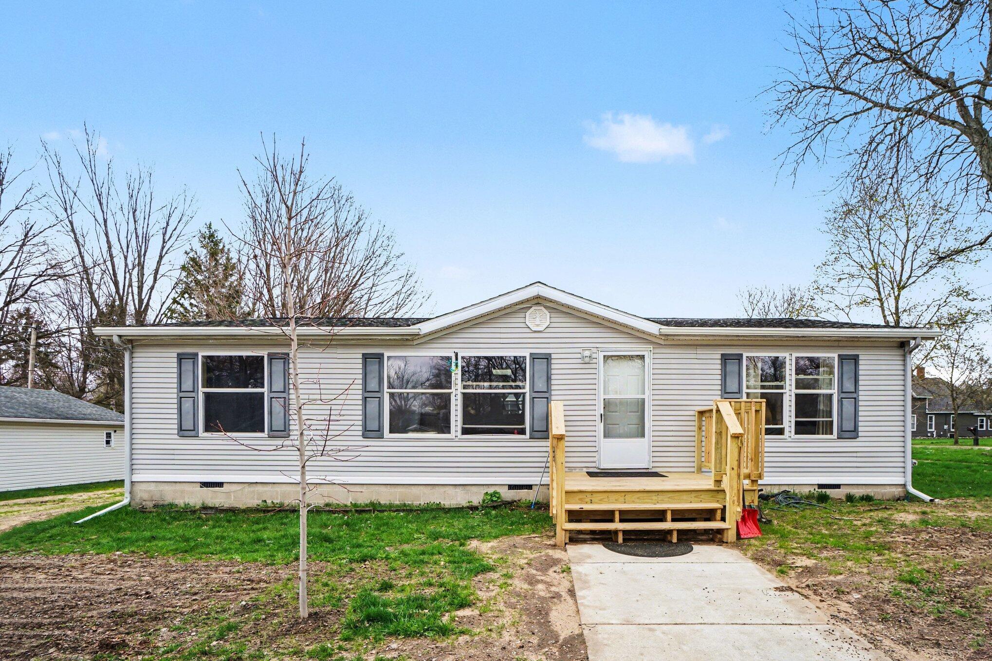 E 2nd St, Lawton, MI 49065