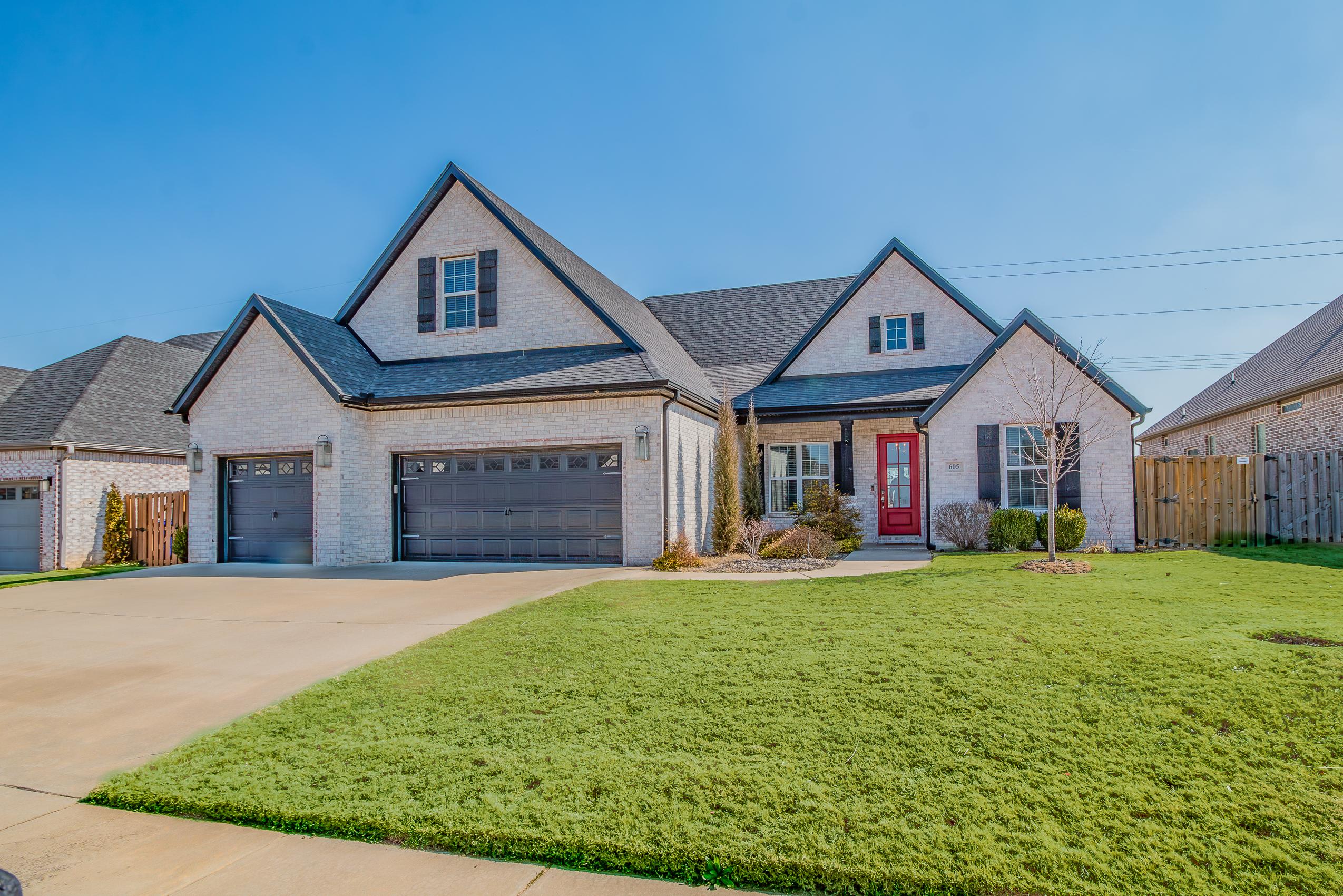 Stone Ridge St, Lowell, AR 72745