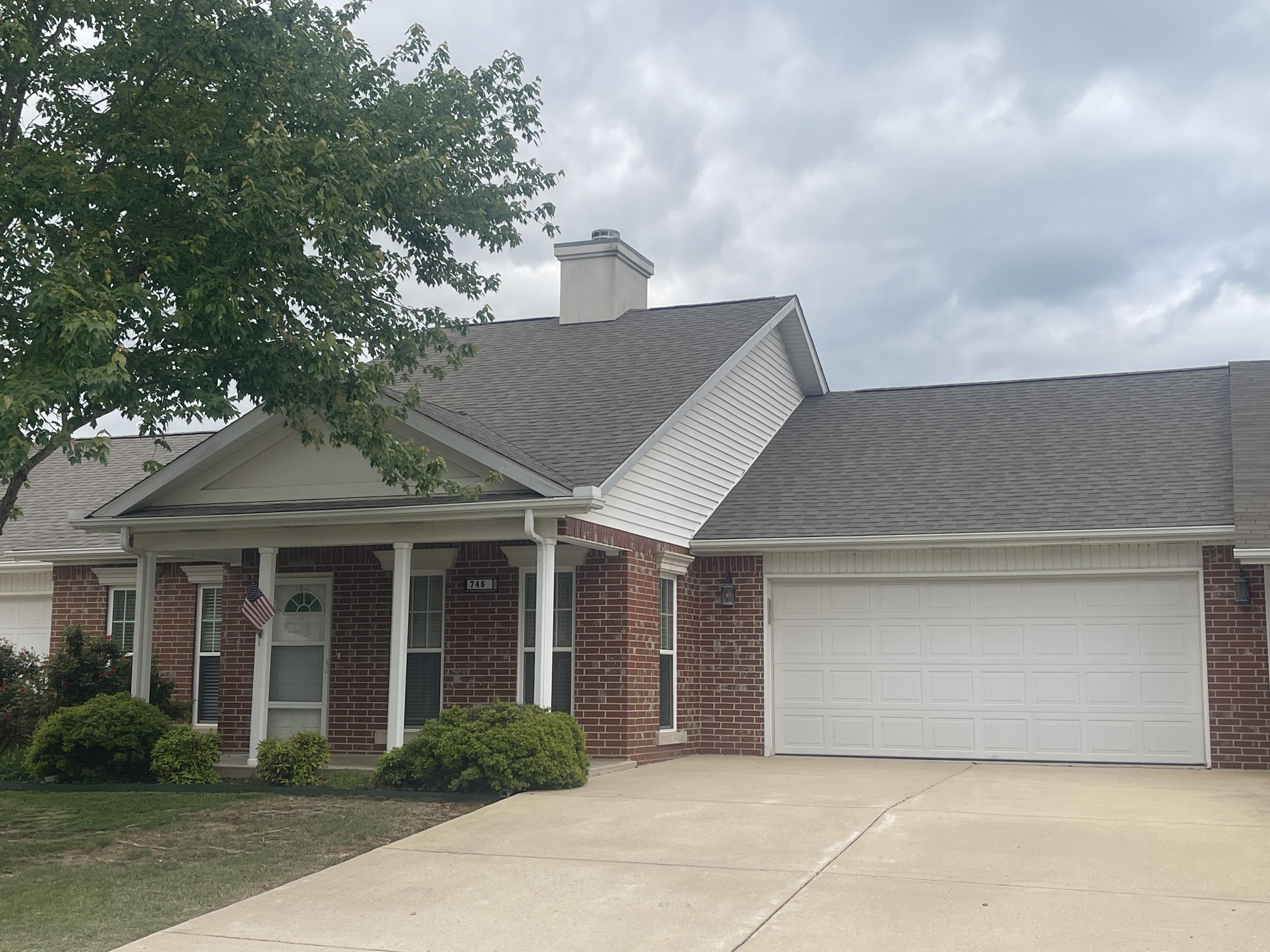 Embassy Pkwy, Mountain Home, AR 72653
