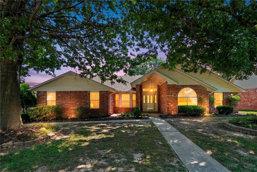 Carrie Pl, Springdale, AR 72762