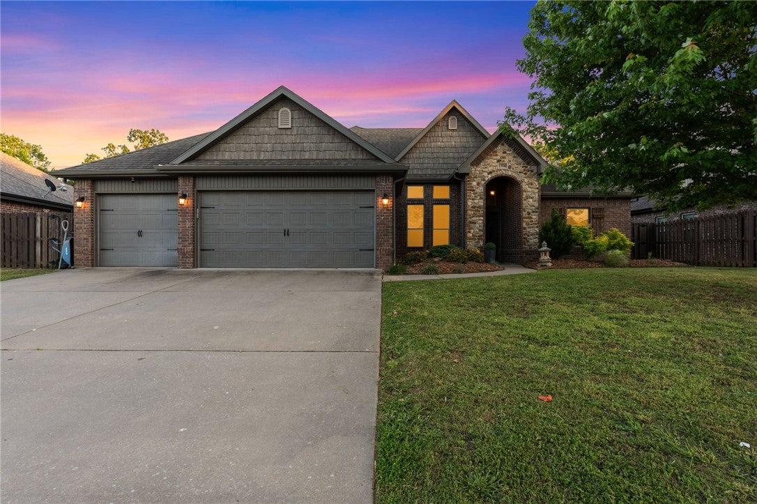 Ne Chaucer St, Bentonville, AR 72712
