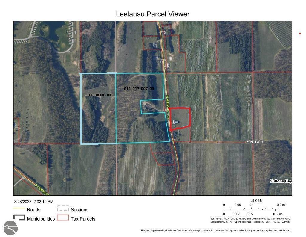 N Macksey Rd, Suttons Bay, MI 49682