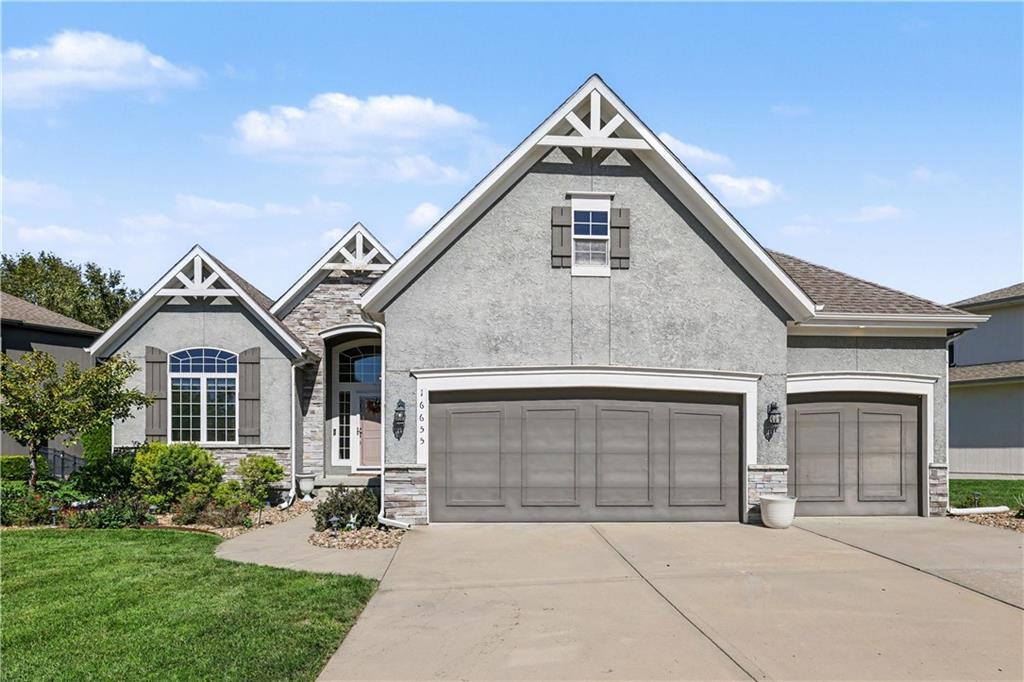 S Lind Rd, Olathe, KS 66062