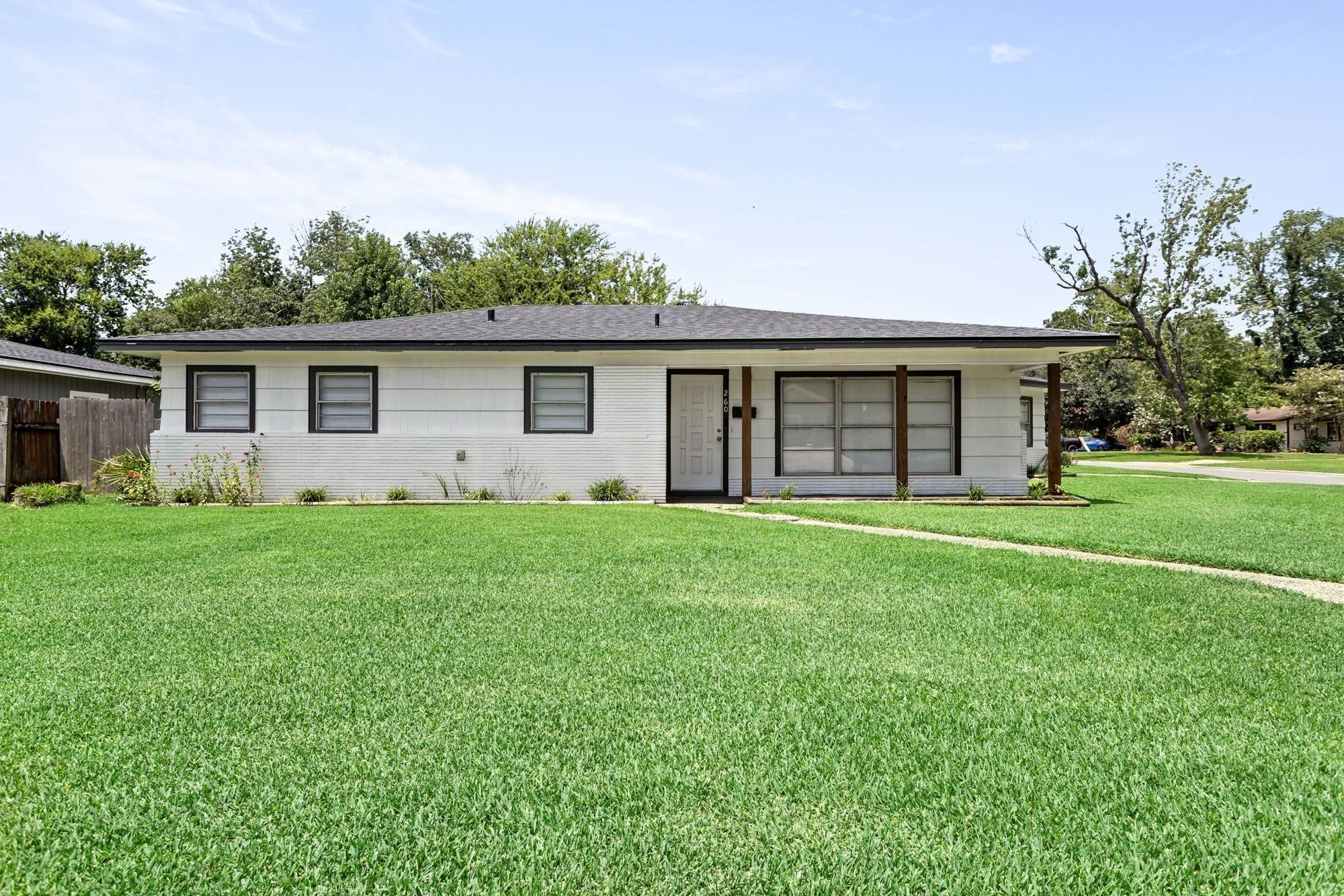 Canterbury Dr, Beaumont, TX 77707