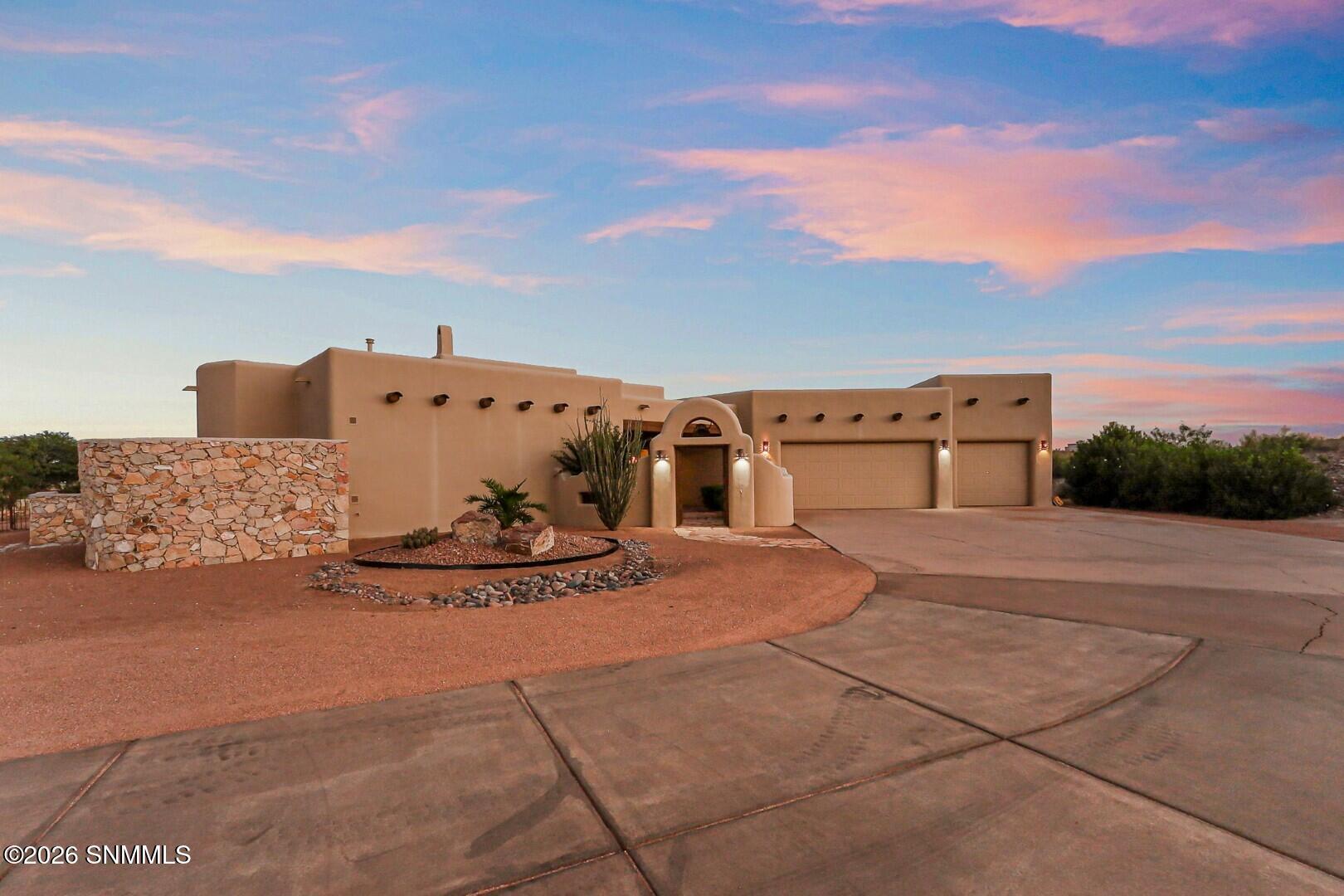 Constitution Rd, Las Cruces, NM 88007