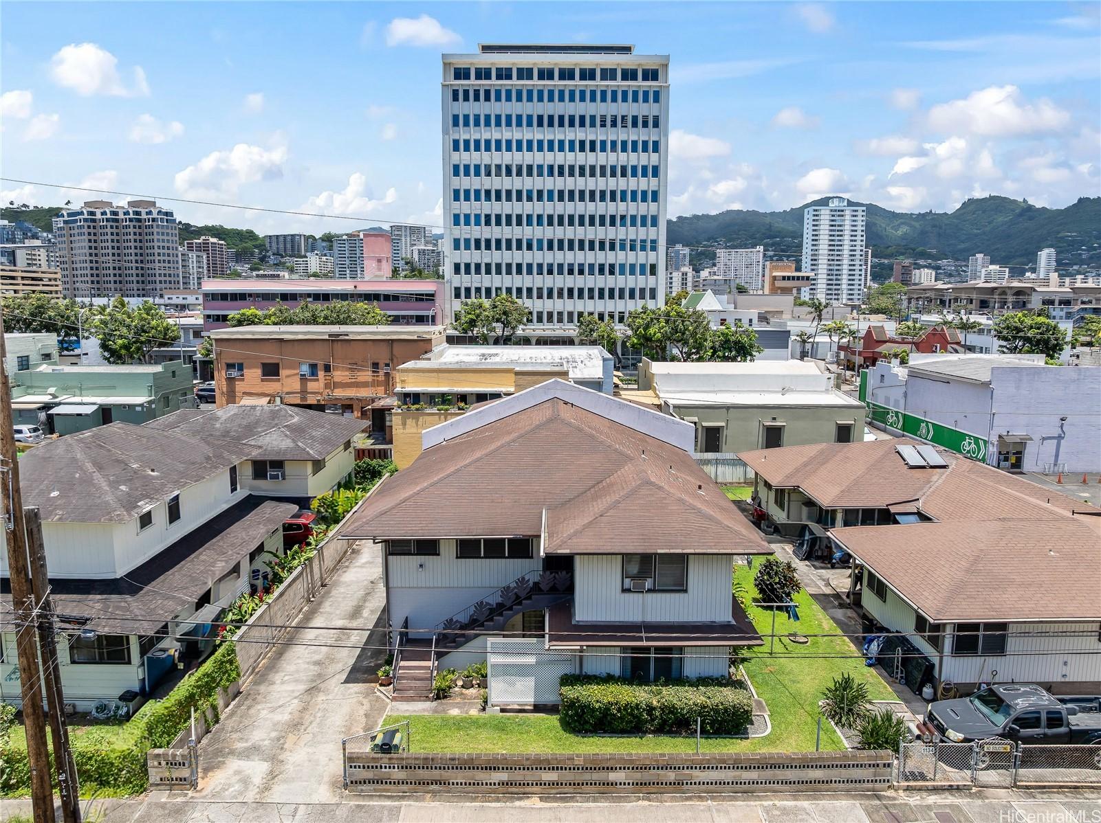 Alohi Way, Honolulu, HI 96814