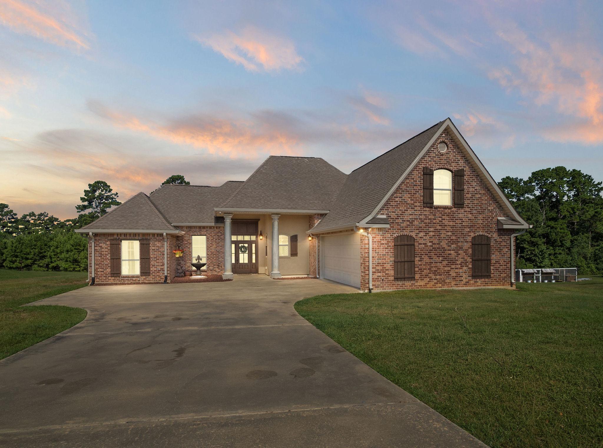 Woods Rd, Leesville, LA 71446