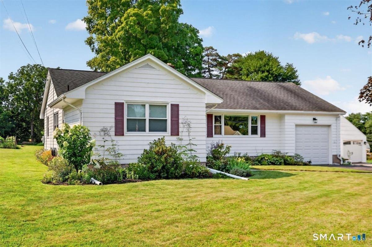 Hackmatack St, Manchester, CT 06040