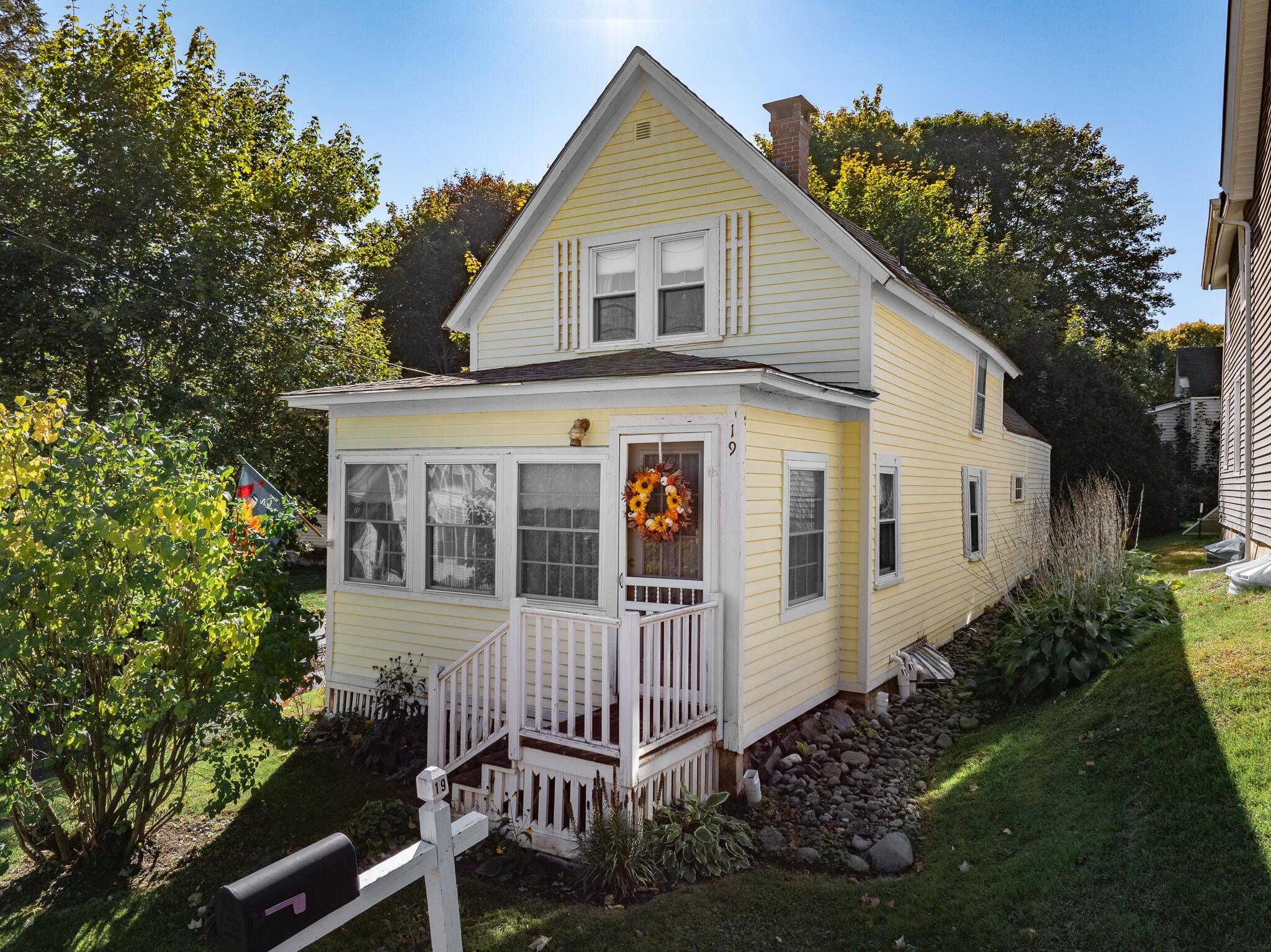 Lemon St, Veazie, ME 04401
