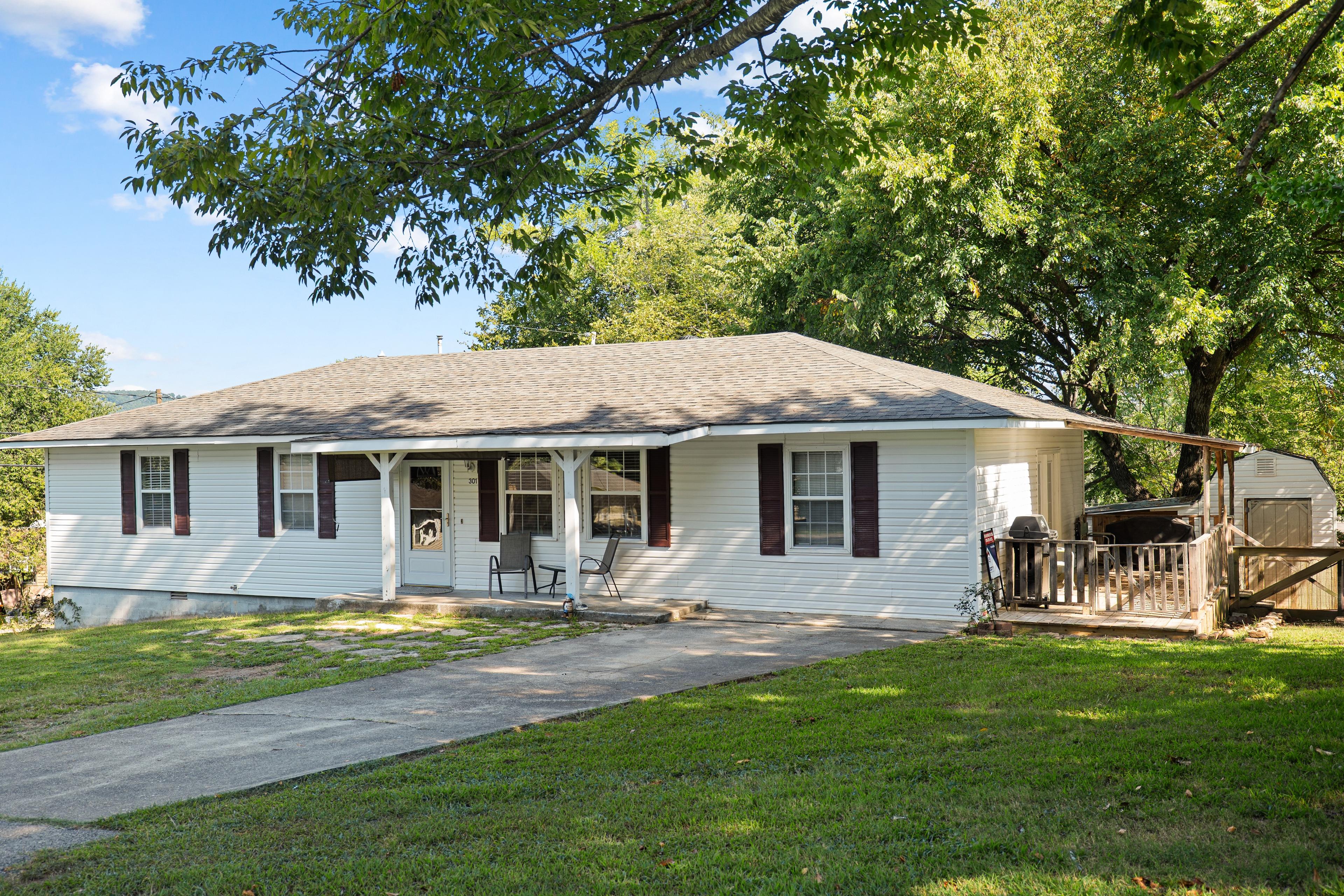 Winchester St, Flippin, AR 72634