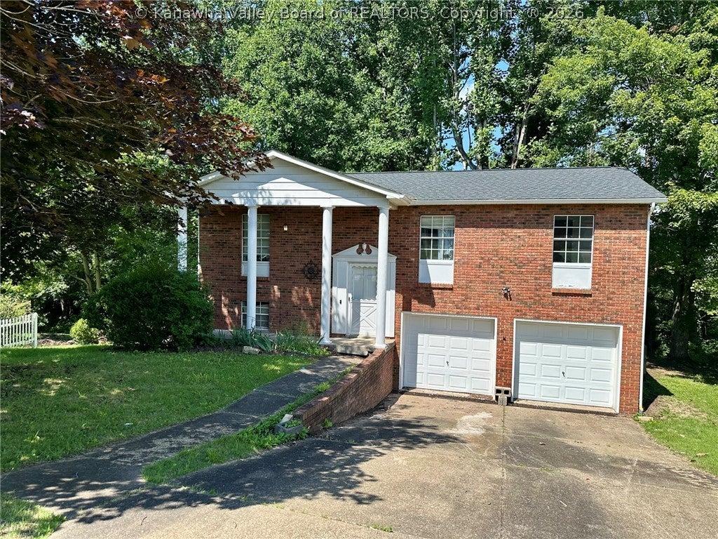 Melwood Dr, Charleston, WV 25313