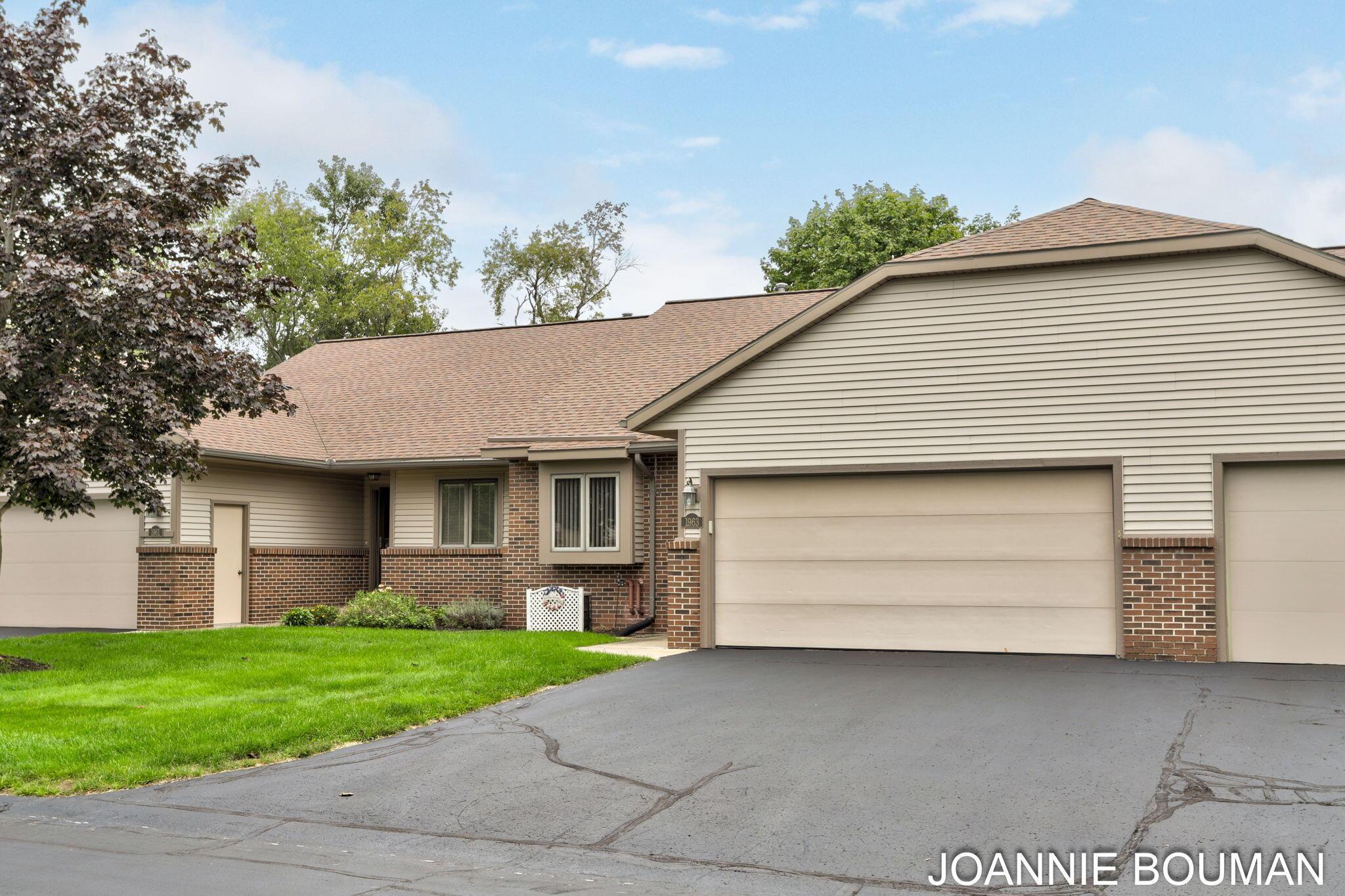 Lakeview Dr, Zeeland, MI 49464