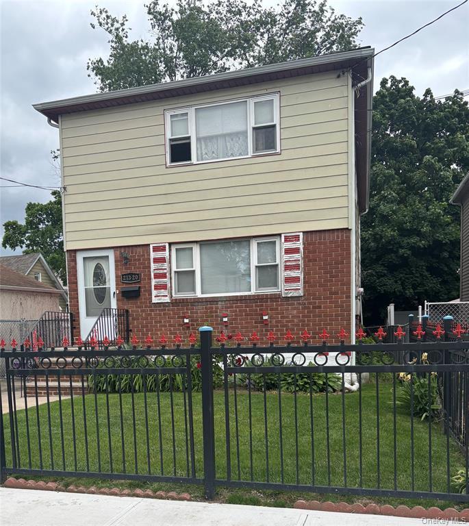 102nd Ave, Queens Village, NY 11429