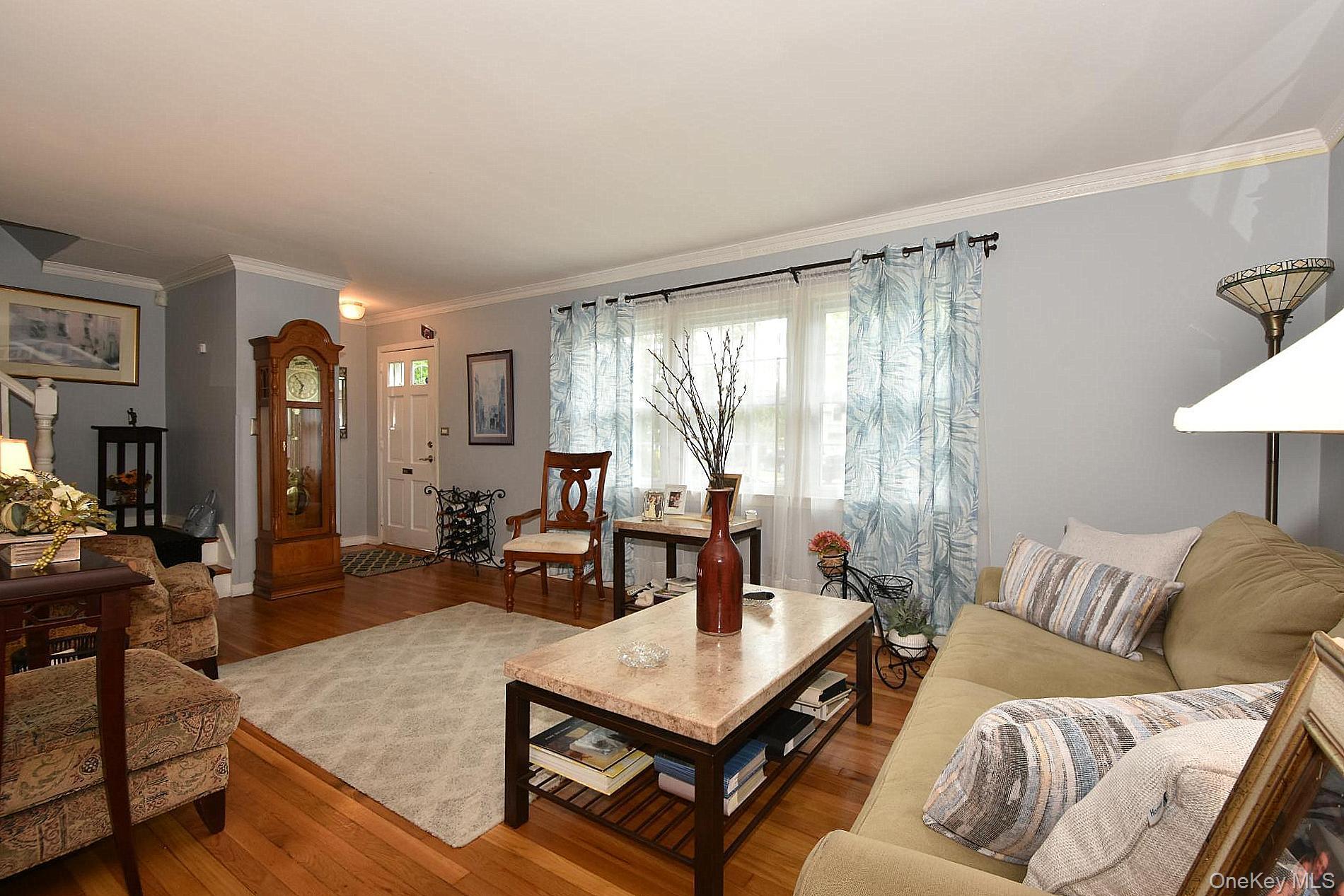 Alton Ct, Merrick, NY 11566