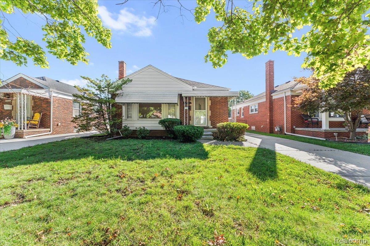 Carter Ave, Allen Park, MI 48101
