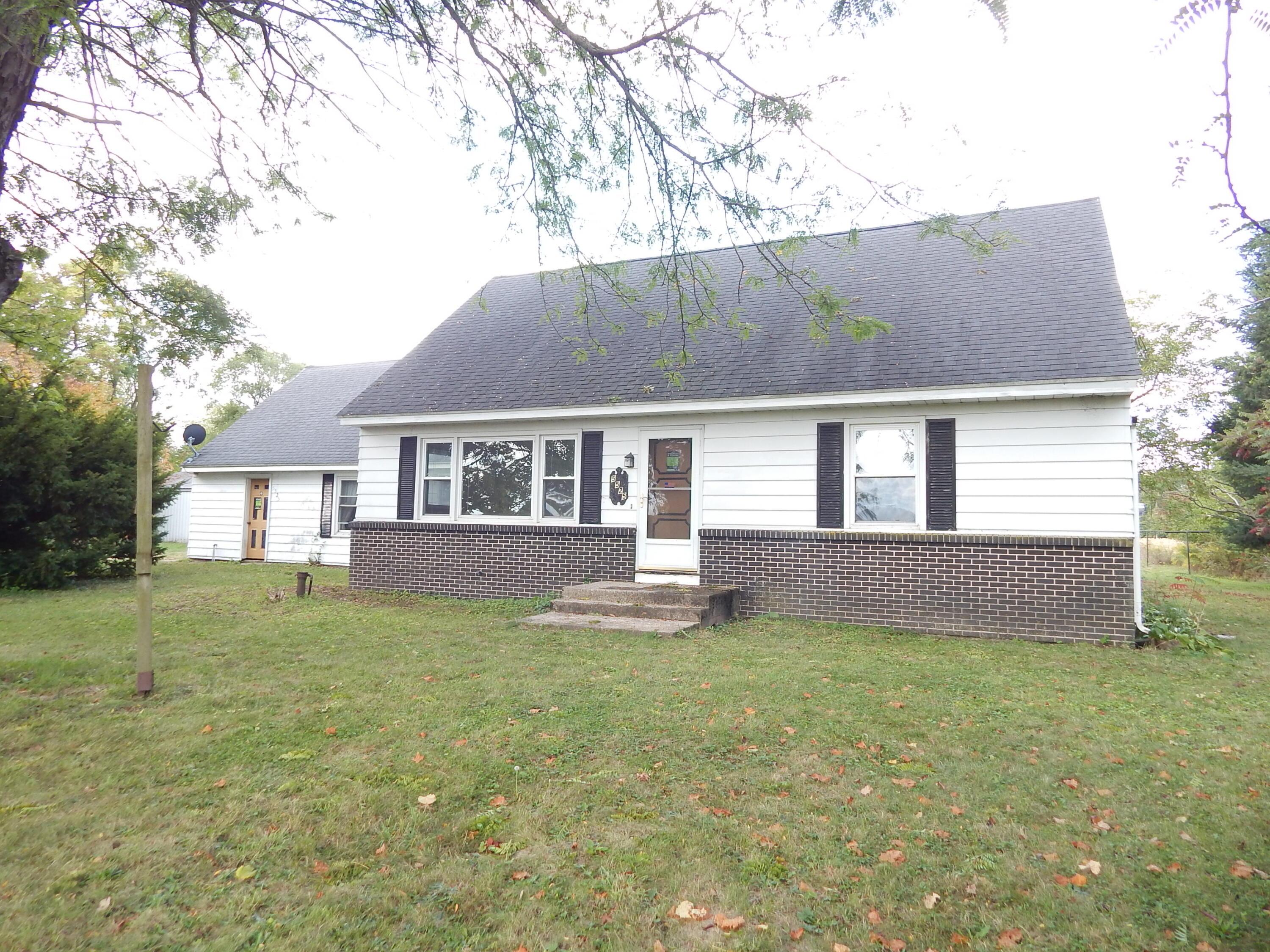Peach Ridge Ave Nw, Comstock Park, MI 49321