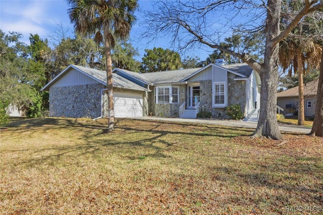S Gator Loop, Homosassa, FL 34448