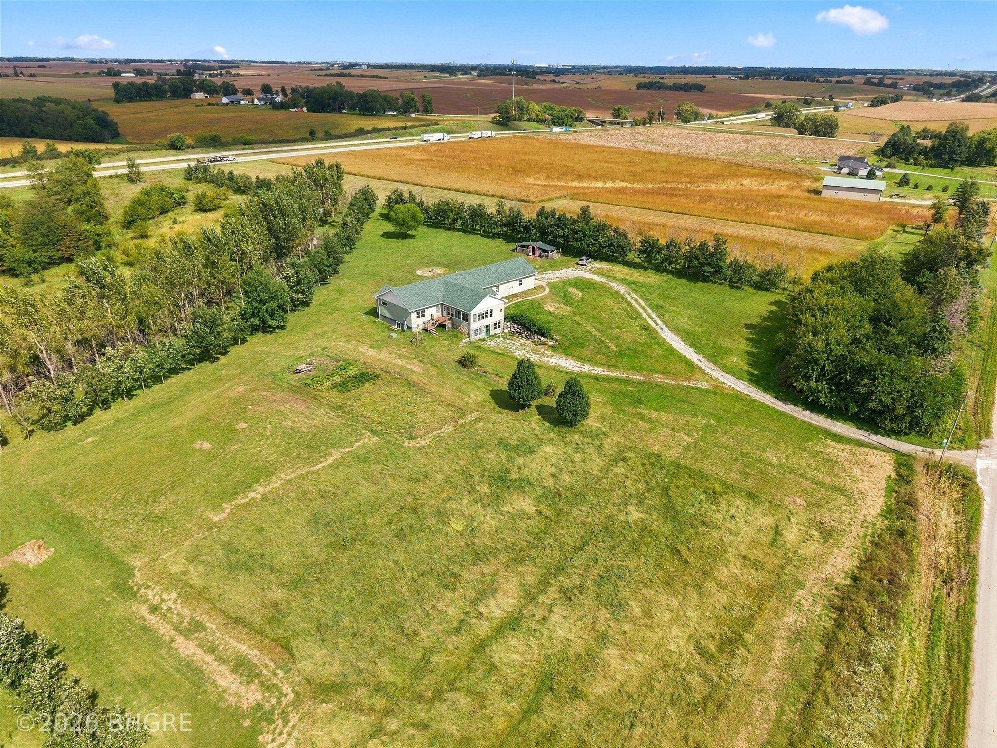 S 20th Ave W, Newton, IA 50208