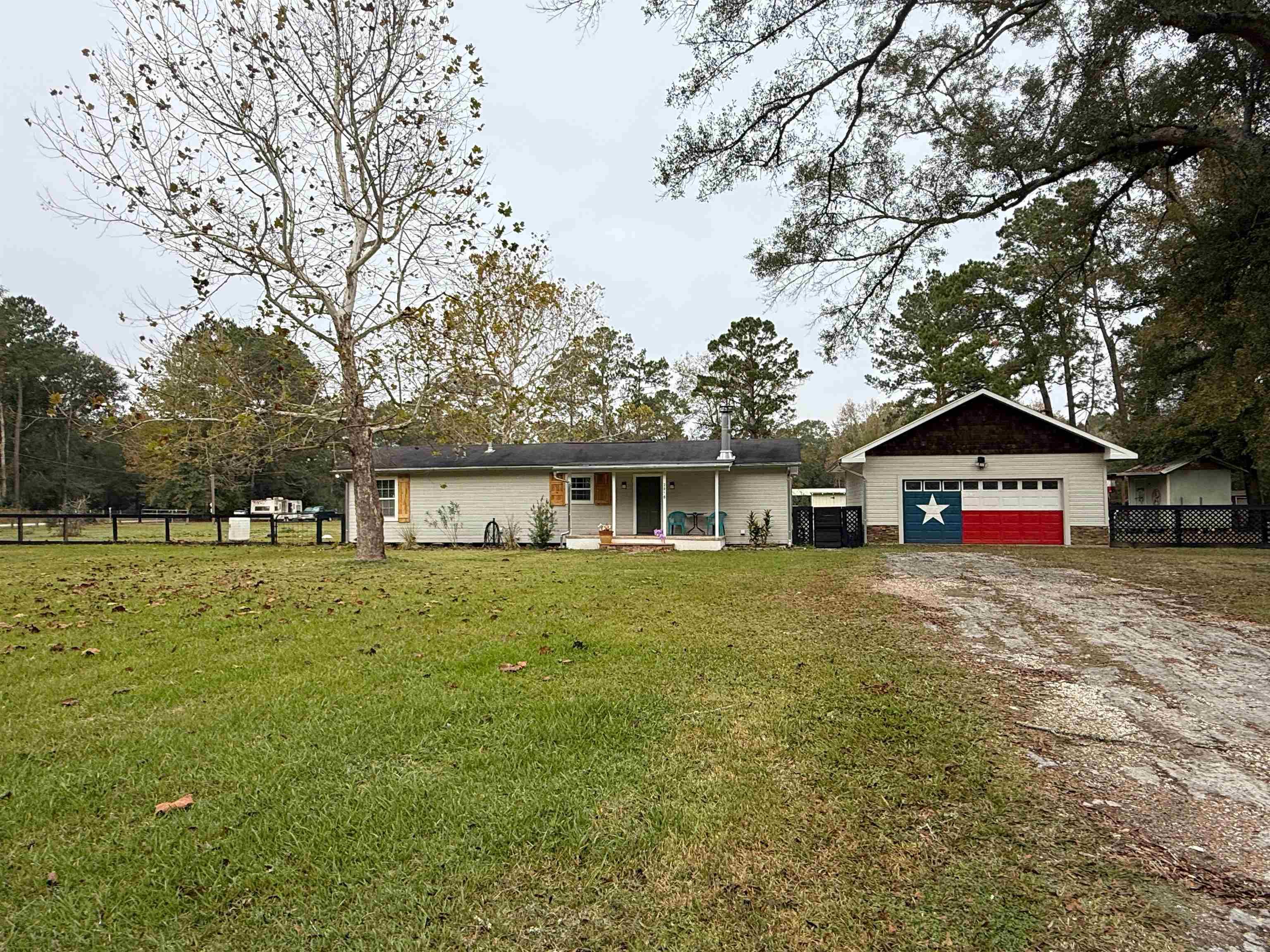 Becky Ln, Kountze, TX 77625