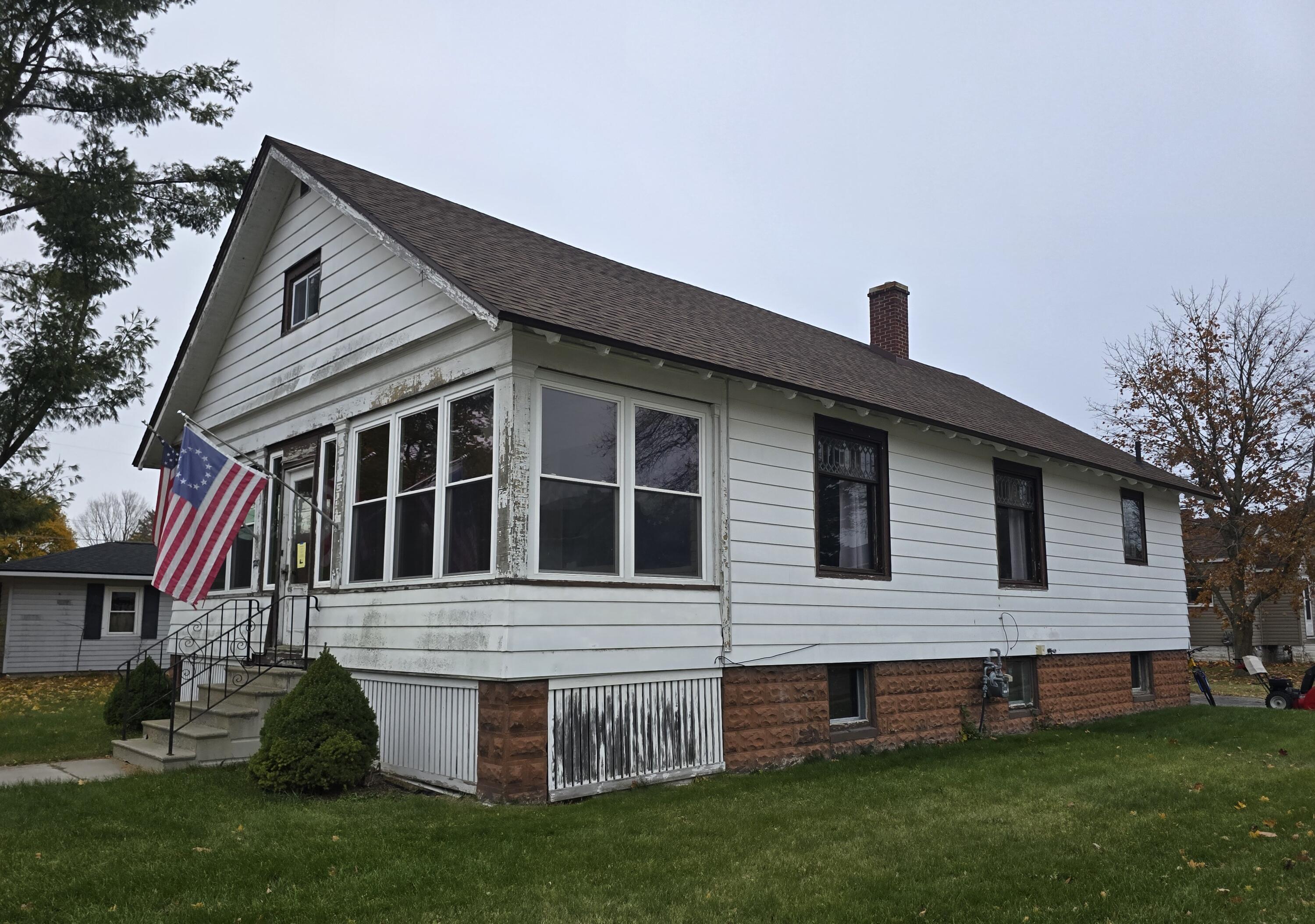 S 8th Ave, Alpena, MI 49707