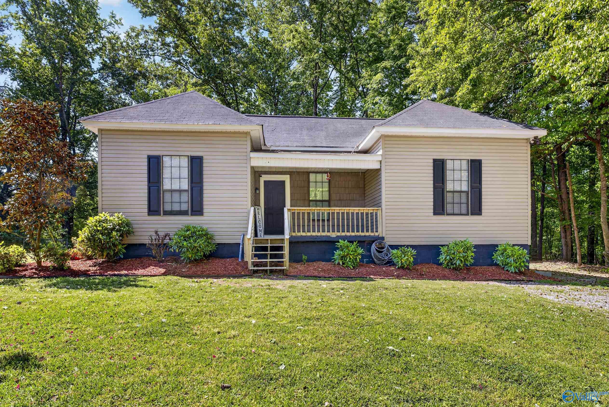 Pinedale Dr, Gadsden, AL 35907
