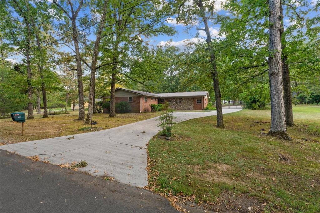 Cedar St, Chatsworth, GA 30705