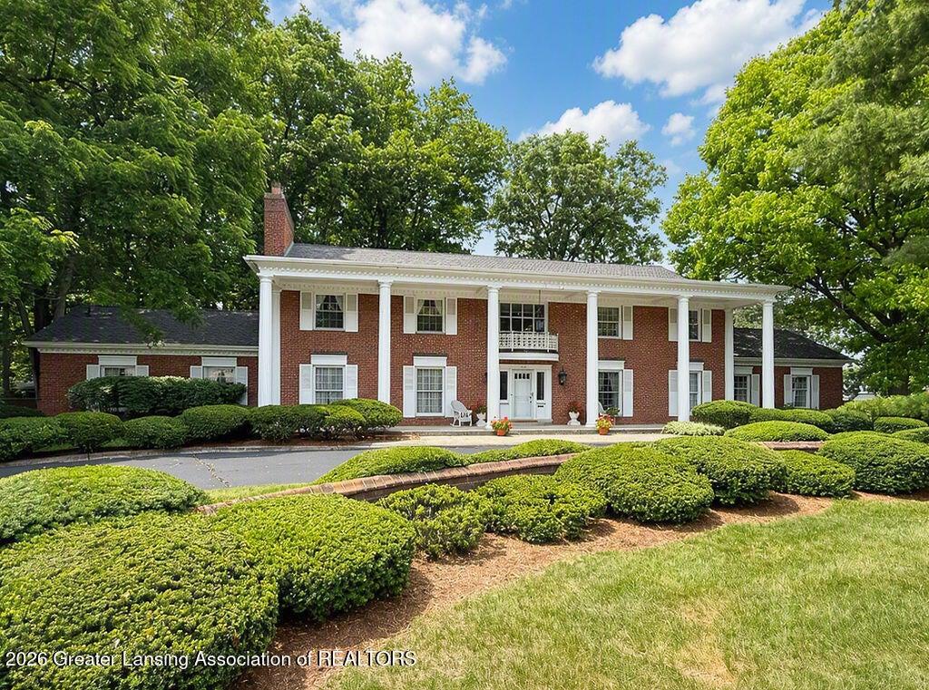 Meadowbrook Ln, East Lansing, MI 48823