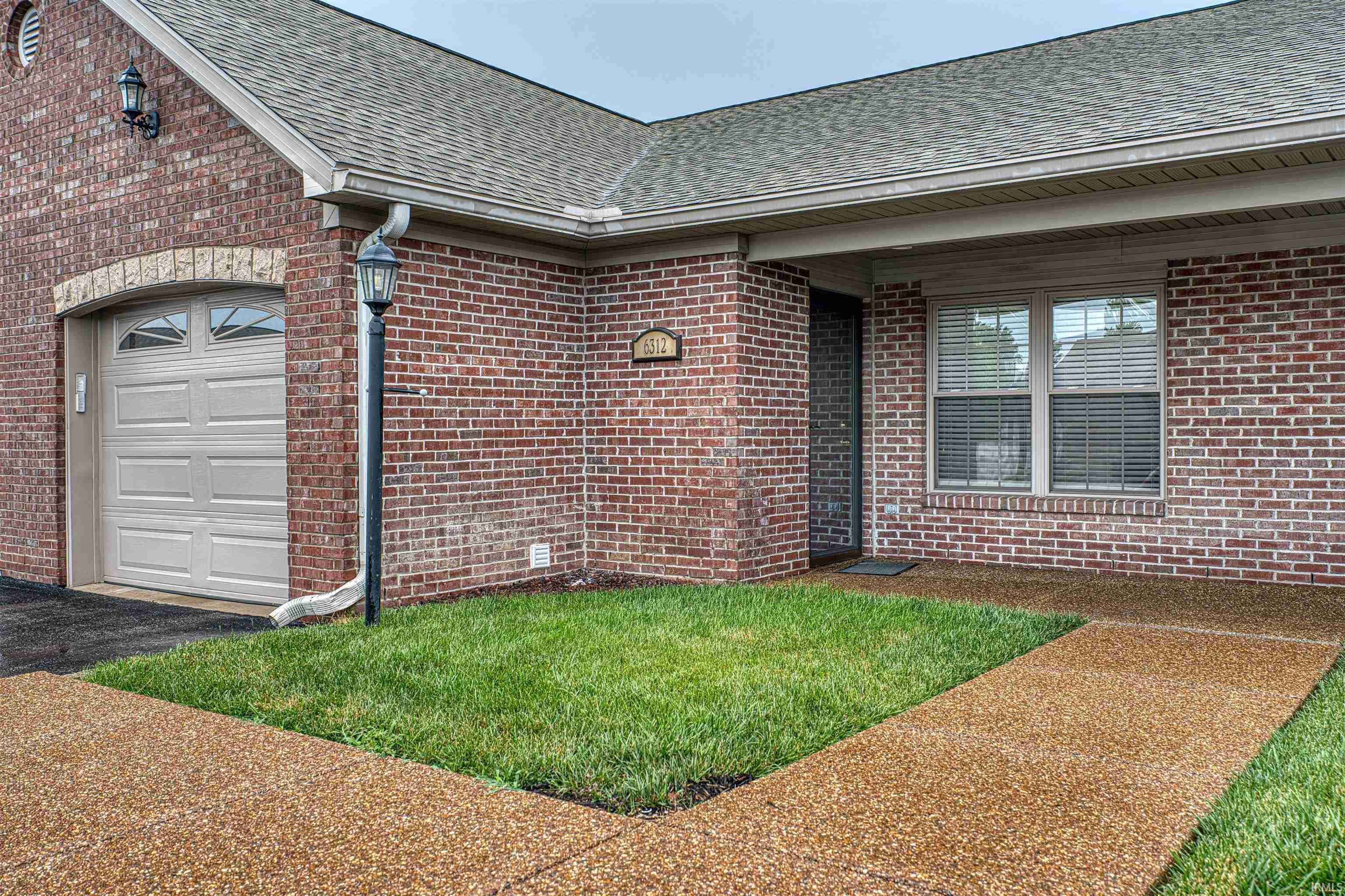 Alex Ln, Evansville, IN 47715