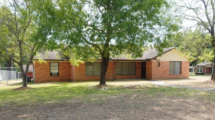 Clinton Dr, Lufkin, TX 75901