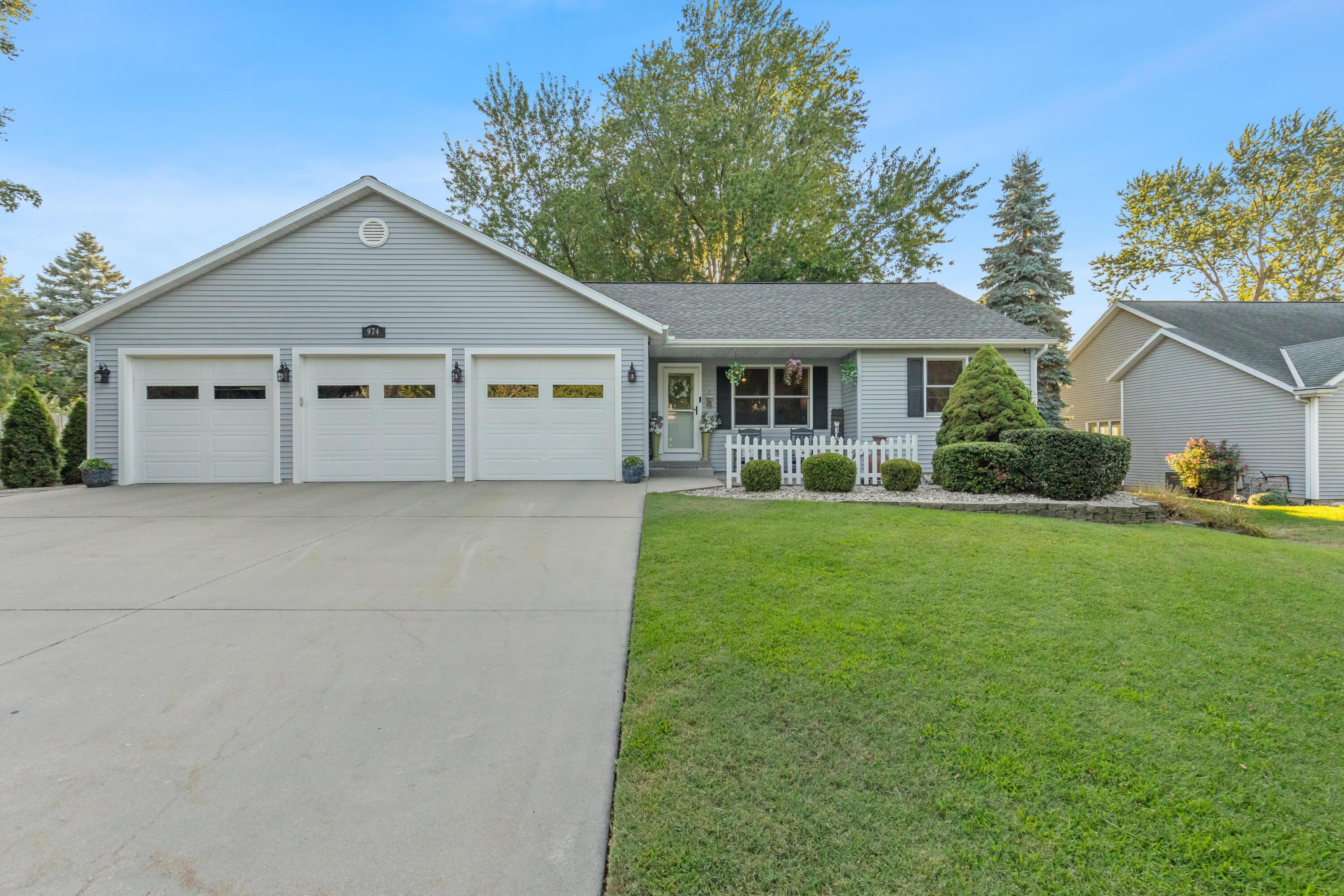 Songbird Ln, Holland, MI 49423