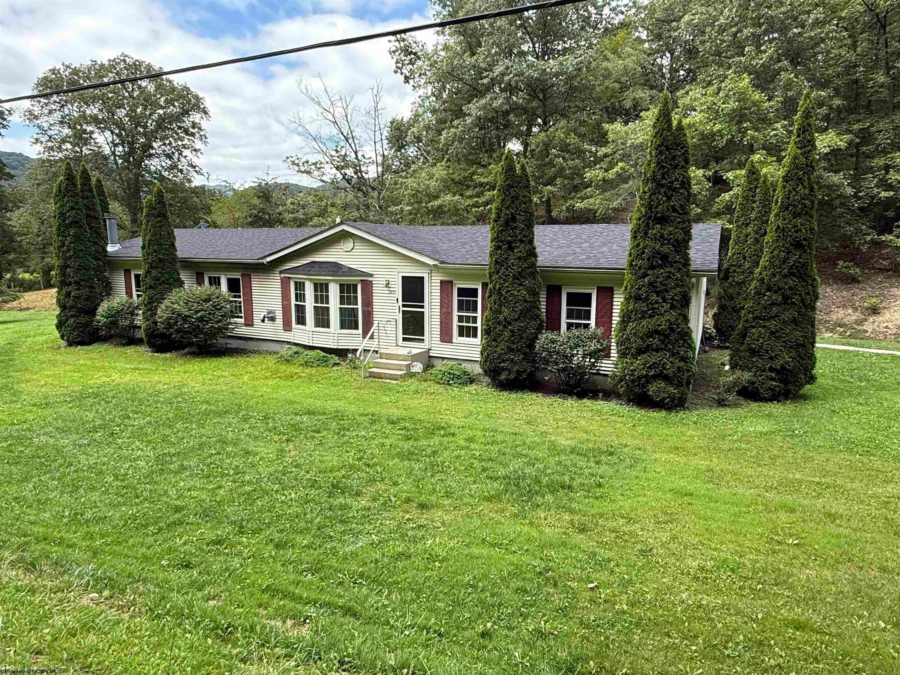 Bell Crouch Rd, Huttonsville, WV 26273